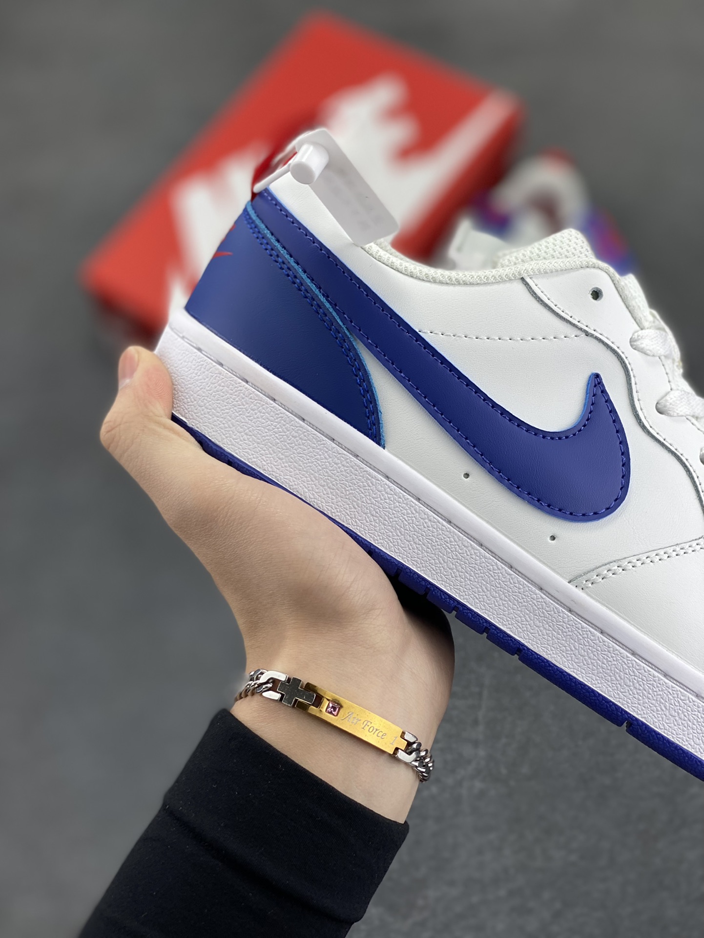 图片[6]-福利特价 Nike Court Borough Low 低帮百搭透气休闲运动板鞋男女鞋 经典耐用的设计，兼顾舒适脚感和出众风范，演绎匠心之作。结构性的支撑贴合感结合复古篮球设计，塑就场外全明星风范。 货号：BQ5448-113 尺码：36 36.5 37.5 38 38.5 39 40 40.5 41 42 42.5 43 44 45-选品中心