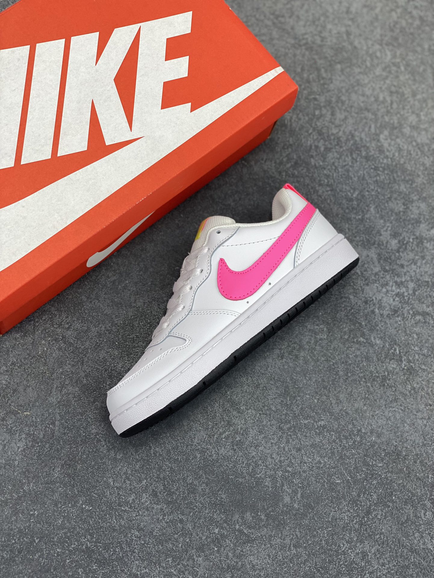 图片[7]-福利特价 Nike Court Borough Low 低帮百搭透气休闲运动板鞋男女鞋 经典耐用的设计，兼顾舒适脚感和出众风范，演绎匠心之作。结构性的支撑贴合感结合复古篮球设计，塑就场外全明星风范。 货号：BQ5448-108 尺码：36 36.5 37.5 38 38.5 39 40 40.5 41 42 42.5 43 44 45-选品中心