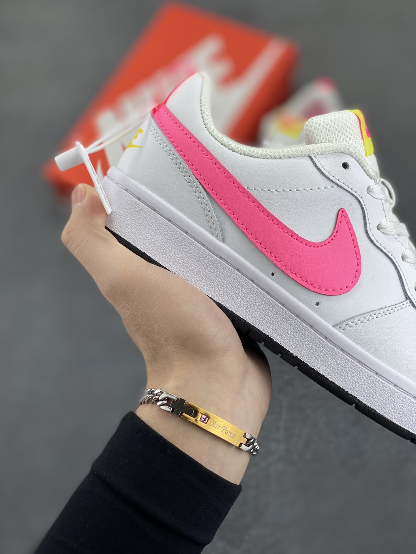 图片[6]-福利特价 Nike Court Borough Low 低帮百搭透气休闲运动板鞋男女鞋 经典耐用的设计，兼顾舒适脚感和出众风范，演绎匠心之作。结构性的支撑贴合感结合复古篮球设计，塑就场外全明星风范。 货号：BQ5448-108 尺码：36 36.5 37.5 38 38.5 39 40 40.5 41 42 42.5 43 44 45-选品中心