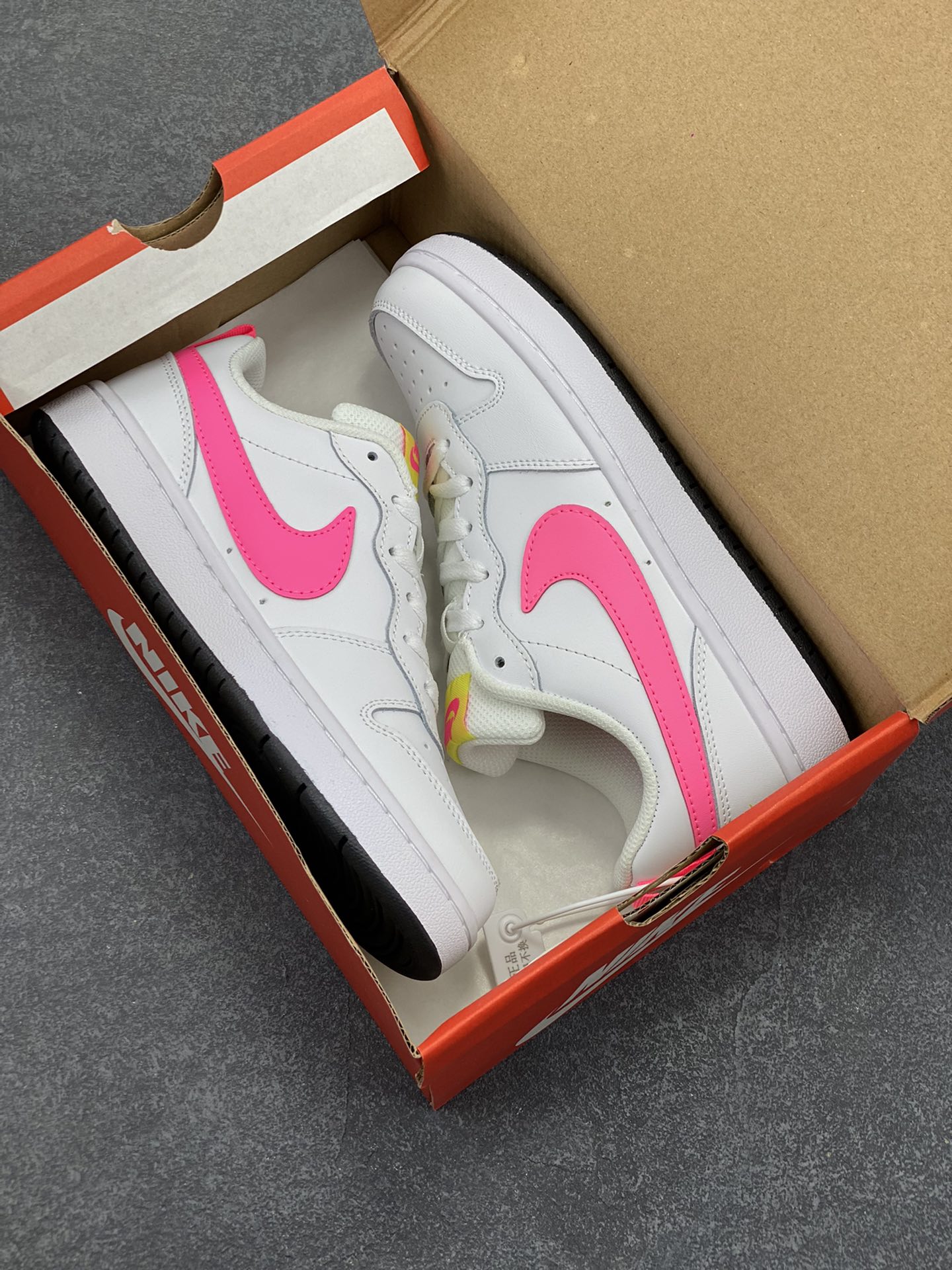 图片[9]-福利特价 Nike Court Borough Low 低帮百搭透气休闲运动板鞋男女鞋 经典耐用的设计，兼顾舒适脚感和出众风范，演绎匠心之作。结构性的支撑贴合感结合复古篮球设计，塑就场外全明星风范。 货号：BQ5448-108 尺码：36 36.5 37.5 38 38.5 39 40 40.5 41 42 42.5 43 44 45-选品中心