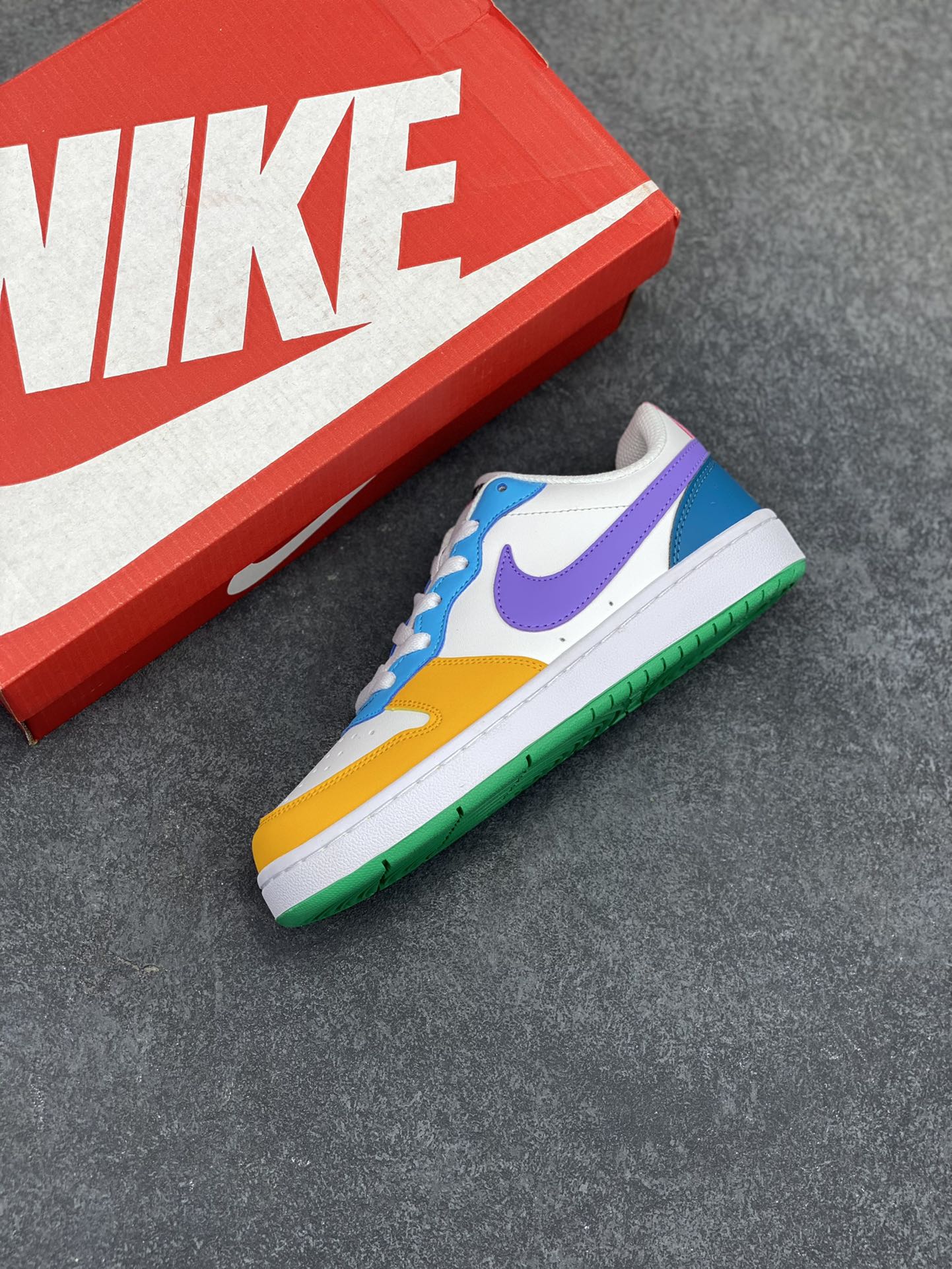 图片[7]-福利特价 Nike Court Borough Low 低帮百搭透气休闲运动板鞋男女鞋 经典耐用的设计，兼顾舒适脚感和出众风范，演绎匠心之作。结构性的支撑贴合感结合复古篮球设计，塑就场外全明星风范。 货号：FQ8373-902 尺码：36 36.5 37.5 38 38.5 39 40 40.5 41 42 42.5 43 44 45-选品中心