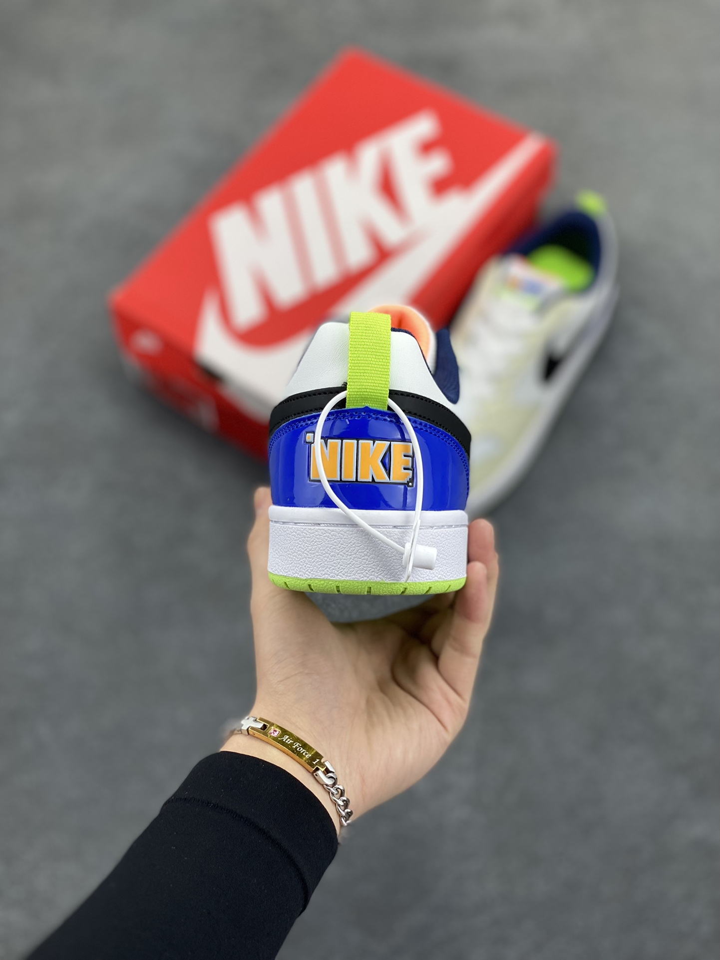 图片[4]-福利特价 Nike Court Borough Low 低帮百搭透气休闲运动板鞋男女鞋 经典耐用的设计，兼顾舒适脚感和出众风范，演绎匠心之作。结构性的支撑贴合感结合复古篮球设计，塑就场外全明星风范。 货号：FB1394-101 尺码：36 36.5 37.5 38 38.5 39 40 40.5 41 42 42.5 43 44 45-选品中心