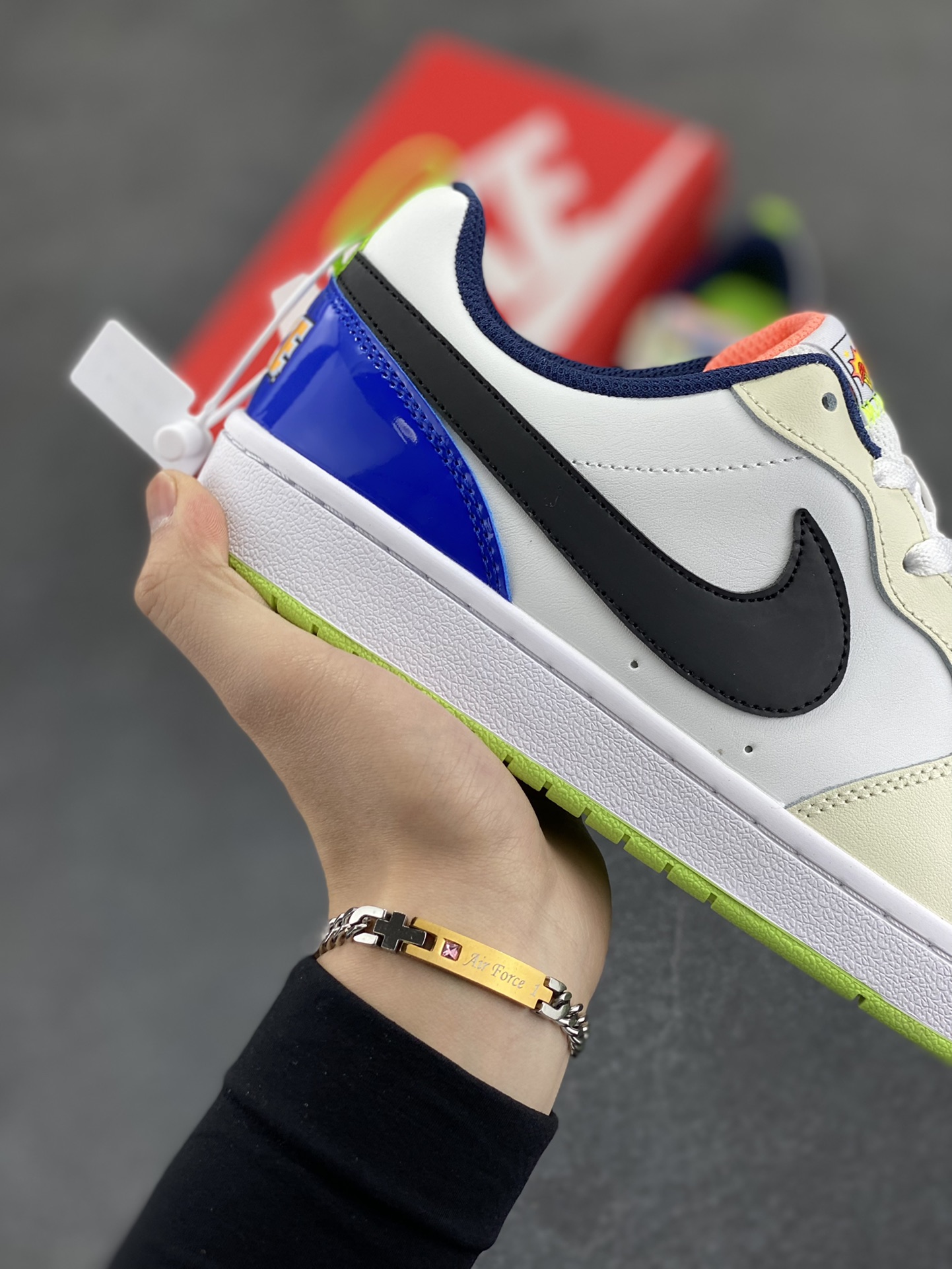 图片[6]-福利特价 Nike Court Borough Low 低帮百搭透气休闲运动板鞋男女鞋 经典耐用的设计，兼顾舒适脚感和出众风范，演绎匠心之作。结构性的支撑贴合感结合复古篮球设计，塑就场外全明星风范。 货号：FB1394-101 尺码：36 36.5 37.5 38 38.5 39 40 40.5 41 42 42.5 43 44 45-选品中心