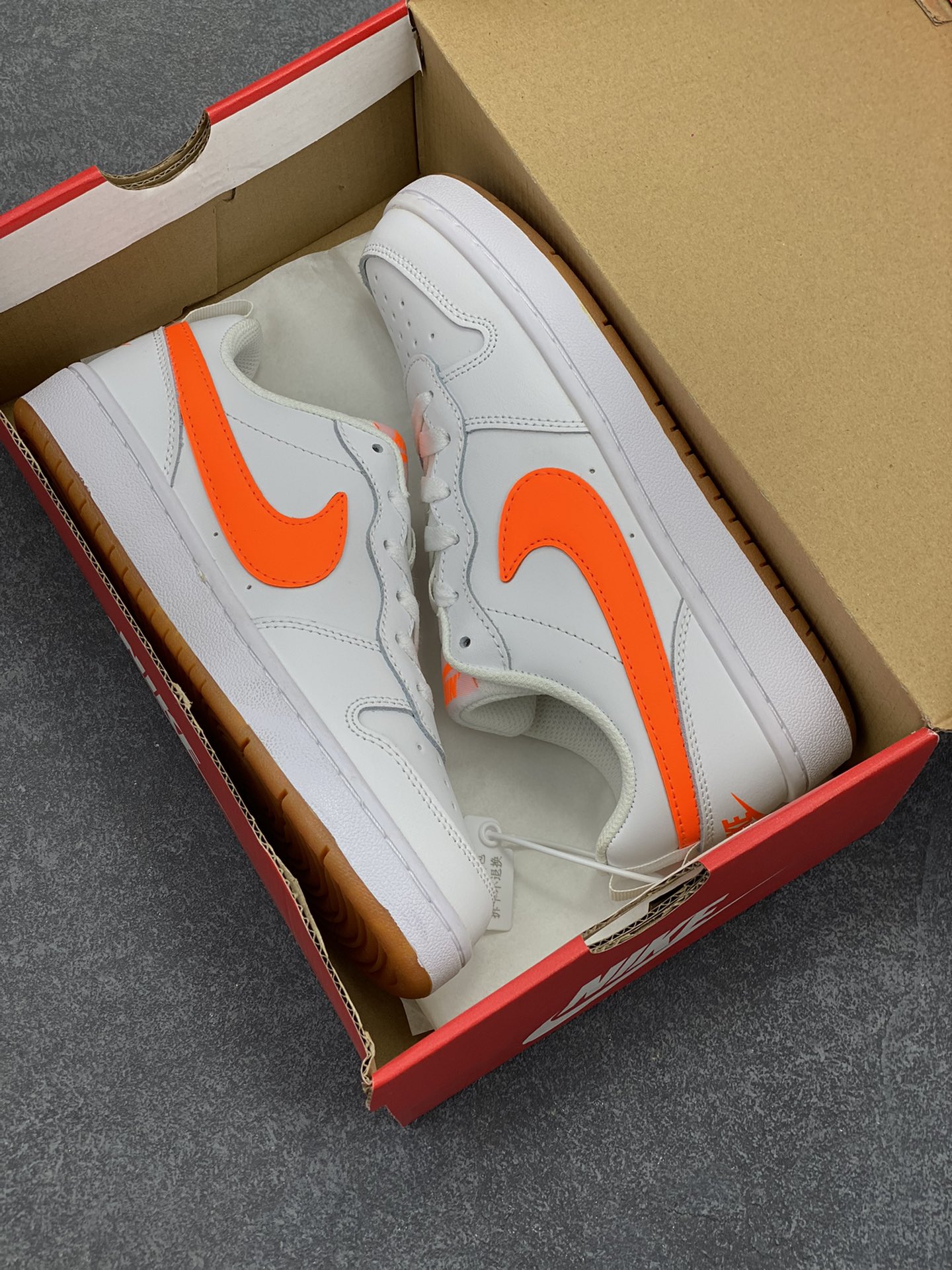 图片[9]-福利特价 Nike Court Borough Low 低帮百搭透气休闲运动板鞋男女鞋 经典耐用的设计，兼顾舒适脚感和出众风范，演绎匠心之作。结构性的支撑贴合感结合复古篮球设计，塑就场外全明星风范。 货号：BQ5448-114 尺码：36 36.5 37.5 38 38.5 39 40 40.5 41 42 42.5 43 44 45-选品中心