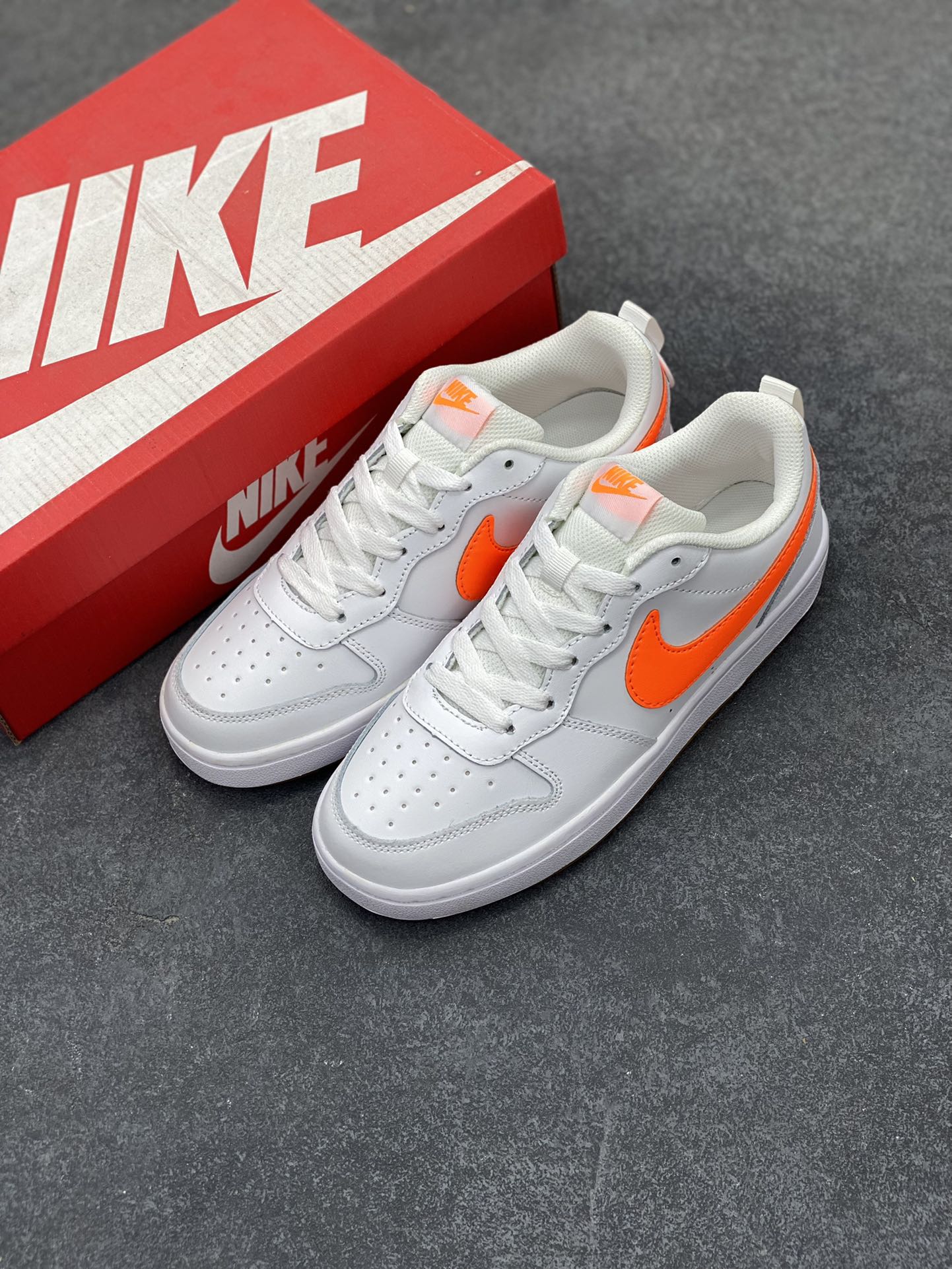 图片[8]-福利特价 Nike Court Borough Low 低帮百搭透气休闲运动板鞋男女鞋 经典耐用的设计，兼顾舒适脚感和出众风范，演绎匠心之作。结构性的支撑贴合感结合复古篮球设计，塑就场外全明星风范。 货号：BQ5448-114 尺码：36 36.5 37.5 38 38.5 39 40 40.5 41 42 42.5 43 44 45-选品中心