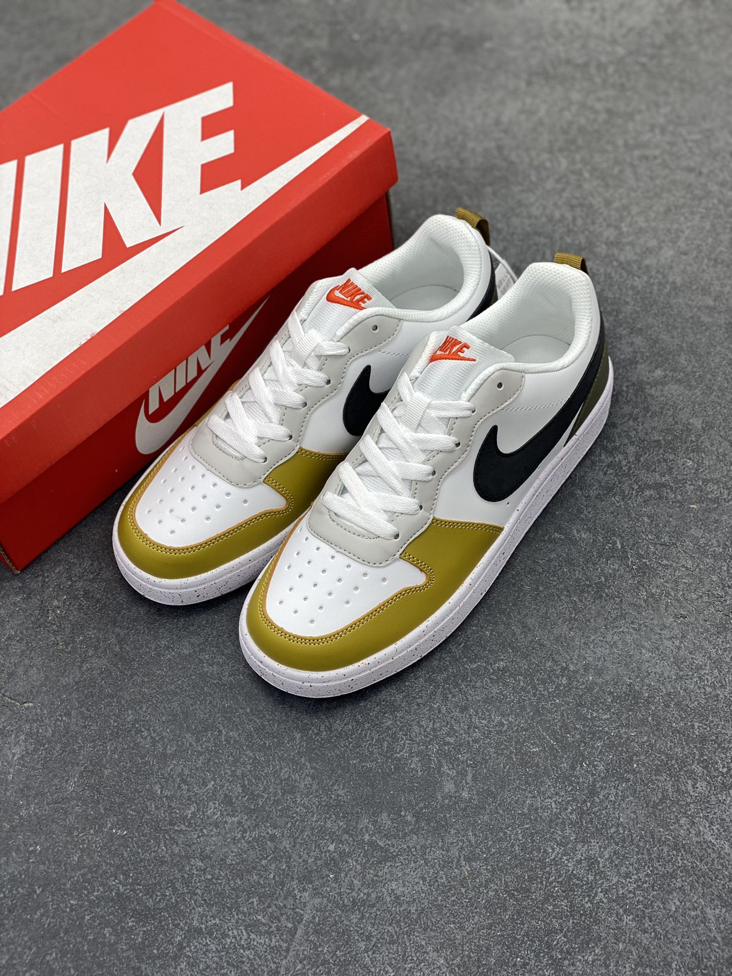 图片[8]-福利特价 Nike Court Borough Low 低帮百搭透气休闲运动板鞋男女鞋 经典耐用的设计，兼顾舒适脚感和出众风范，演绎匠心之作。结构性的支撑贴合感结合复古篮球设计，塑就场外全明星风范。 货号：HF0744-109 尺码：36 36.5 37.5 38 38.5 39 40 40.5 41 42 42.5 43 44 45-选品中心