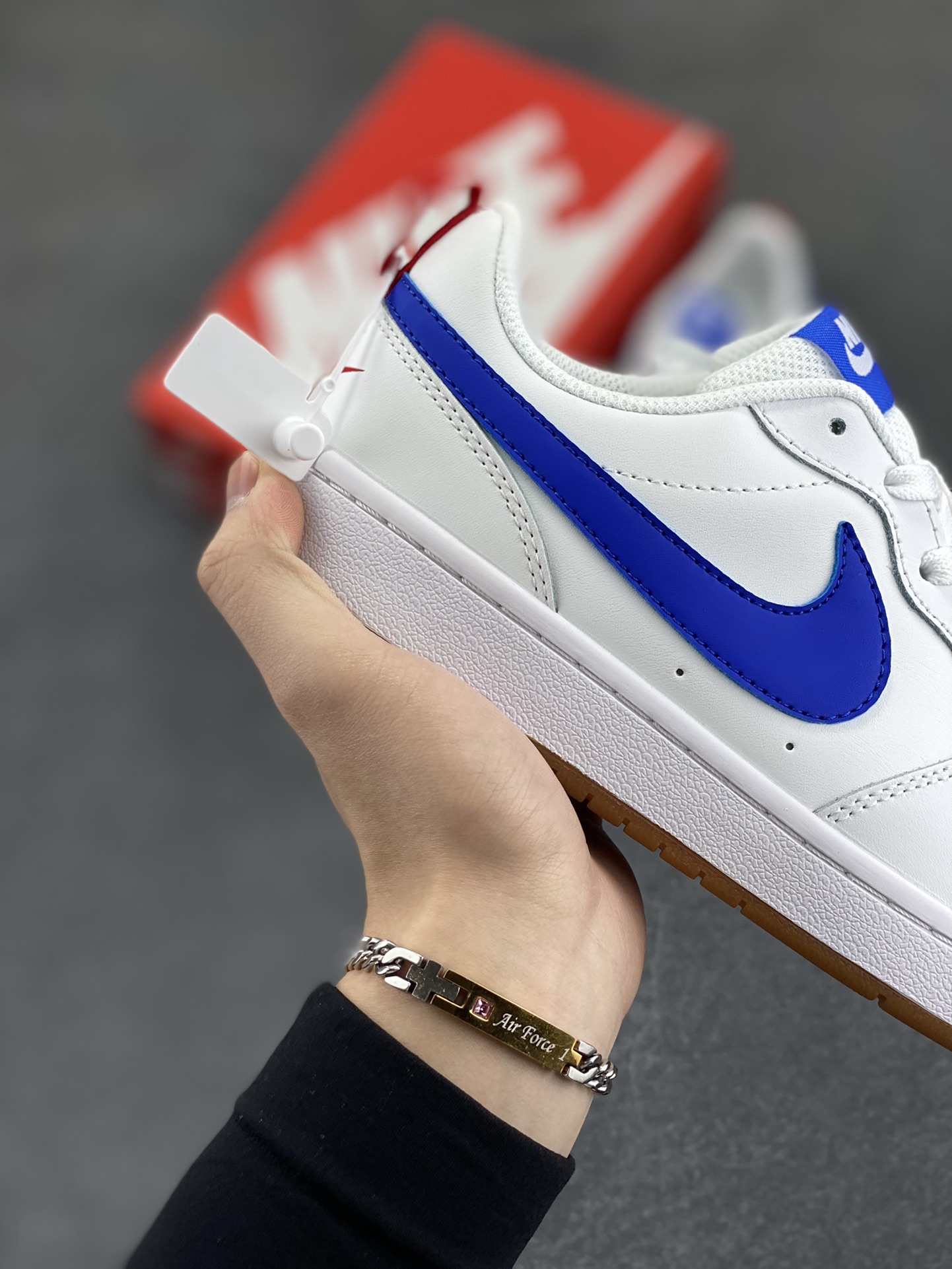 图片[6]-福利特价 Nike Court Borough Low 低帮百搭透气休闲运动板鞋男女鞋 经典耐用的设计，兼顾舒适脚感和出众风范，演绎匠心之作。结构性的支撑贴合感结合复古篮球设计，塑就场外全明星风范。 货号：BQ5448-109 尺码：36 36.5 37.5 38 38.5 39 40 40.5 41 42 42.5 43 44 45-选品中心