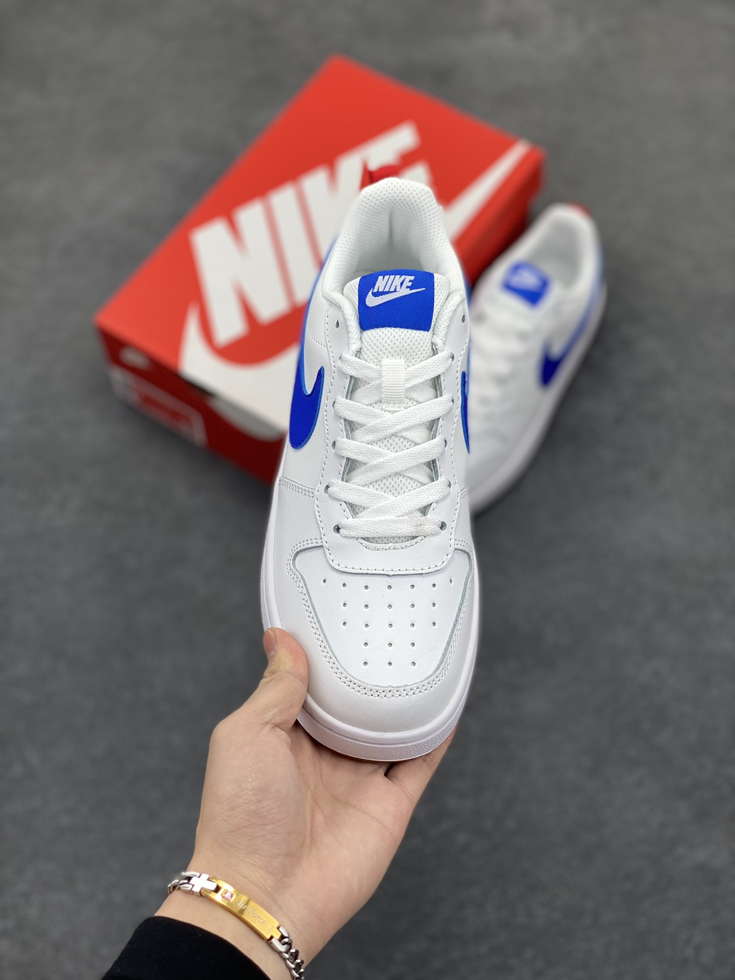 图片[2]-福利特价 Nike Court Borough Low 低帮百搭透气休闲运动板鞋男女鞋 经典耐用的设计，兼顾舒适脚感和出众风范，演绎匠心之作。结构性的支撑贴合感结合复古篮球设计，塑就场外全明星风范。 货号：BQ5448-109 尺码：36 36.5 37.5 38 38.5 39 40 40.5 41 42 42.5 43 44 45-选品中心