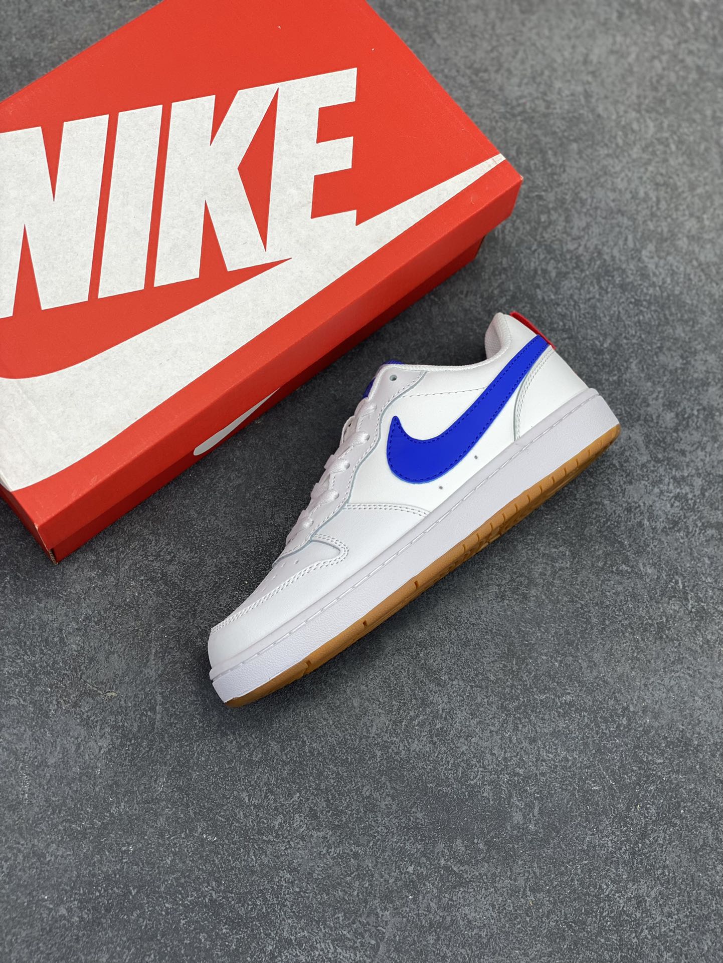 图片[7]-福利特价 Nike Court Borough Low 低帮百搭透气休闲运动板鞋男女鞋 经典耐用的设计，兼顾舒适脚感和出众风范，演绎匠心之作。结构性的支撑贴合感结合复古篮球设计，塑就场外全明星风范。 货号：BQ5448-109 尺码：36 36.5 37.5 38 38.5 39 40 40.5 41 42 42.5 43 44 45-选品中心