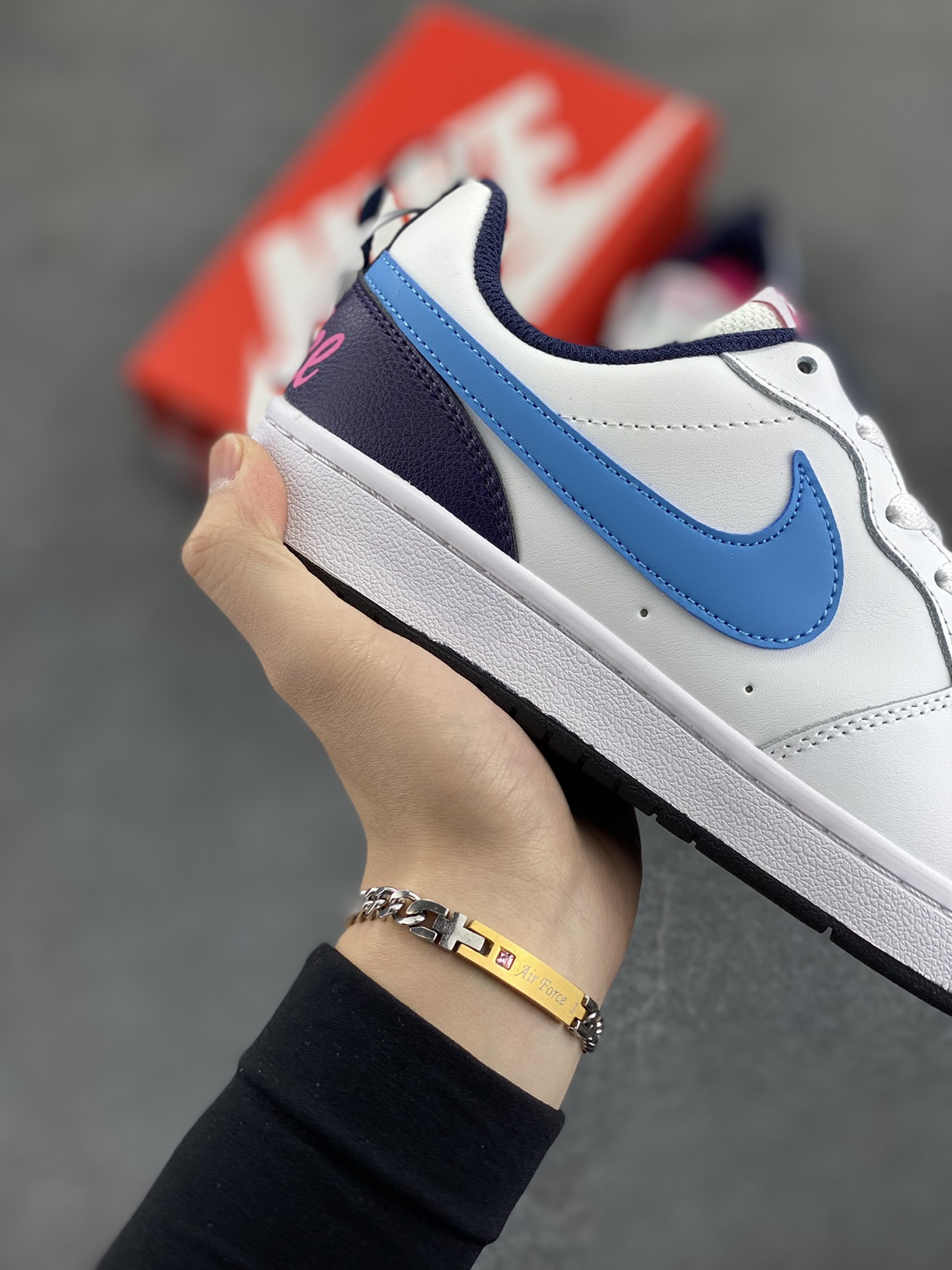 图片[6]-福利特价 Nike Court Borough Low 低帮百搭透气休闲运动板鞋男女鞋 经典耐用的设计，兼顾舒适脚感和出众风范，演绎匠心之作。结构性的支撑贴合感结合复古篮球设计，塑就场外全明星风范。 货号：BQ5448-106 尺码：36 36.5 37.5 38 38.5 39 40 40.5 41 42 42.5 43 44 45-选品中心
