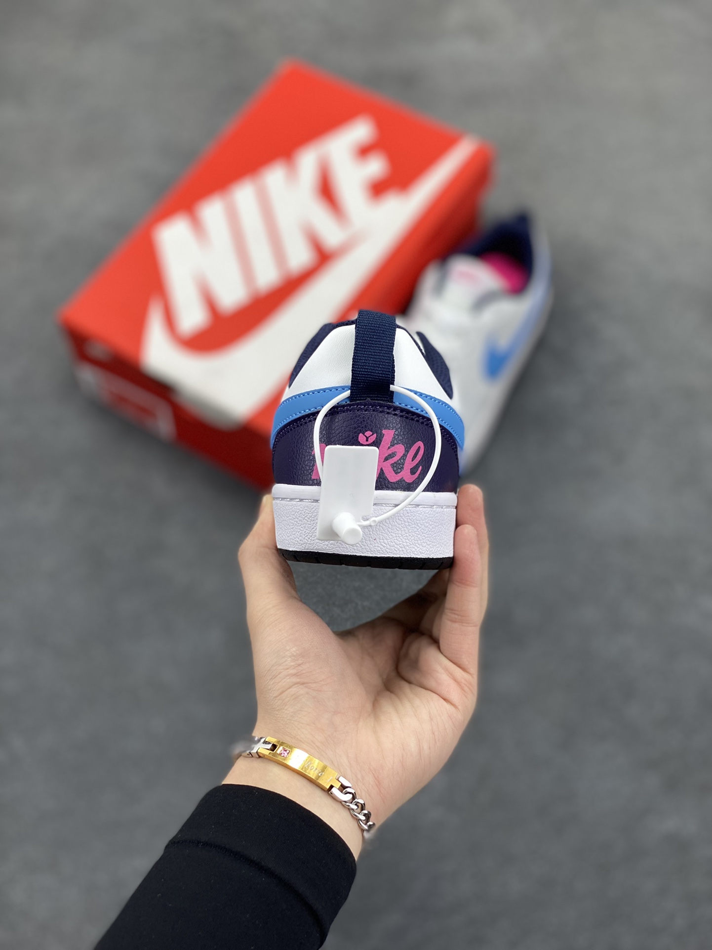 图片[4]-福利特价 Nike Court Borough Low 低帮百搭透气休闲运动板鞋男女鞋 经典耐用的设计，兼顾舒适脚感和出众风范，演绎匠心之作。结构性的支撑贴合感结合复古篮球设计，塑就场外全明星风范。 货号：BQ5448-106 尺码：36 36.5 37.5 38 38.5 39 40 40.5 41 42 42.5 43 44 45-选品中心