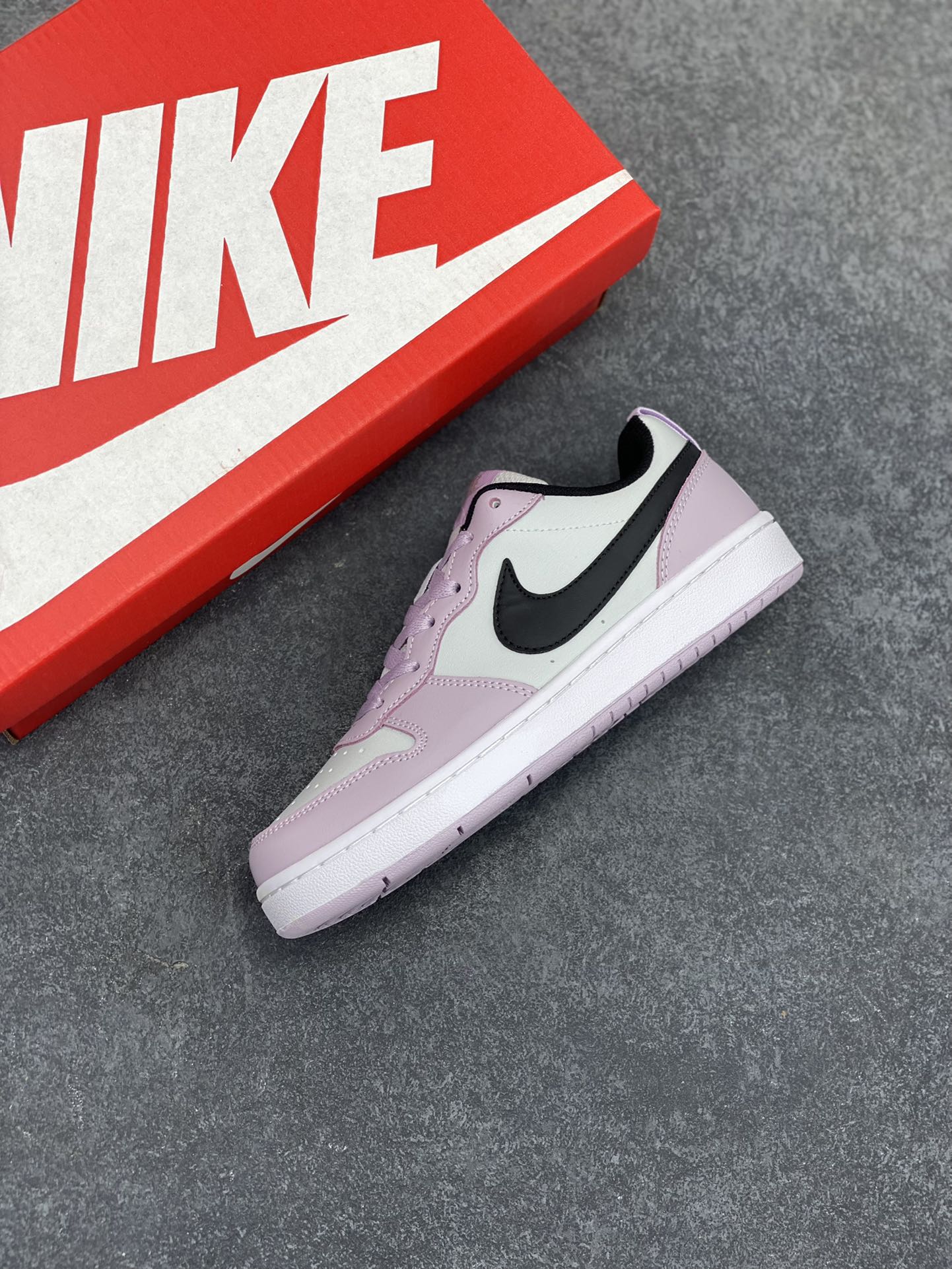 图片[7]-福利特价 Nike Court Borough Low 低帮百搭透气休闲运动板鞋男女鞋 经典耐用的设计，兼顾舒适脚感和出众风范，演绎匠心之作。结构性的支撑贴合感结合复古篮球设计，塑就场外全明星风范。 货号：BQ5448-005 尺码：36 36.5 37.5 38 38.5 39 40 40.5 41 42 42.5 43 44 45-选品中心