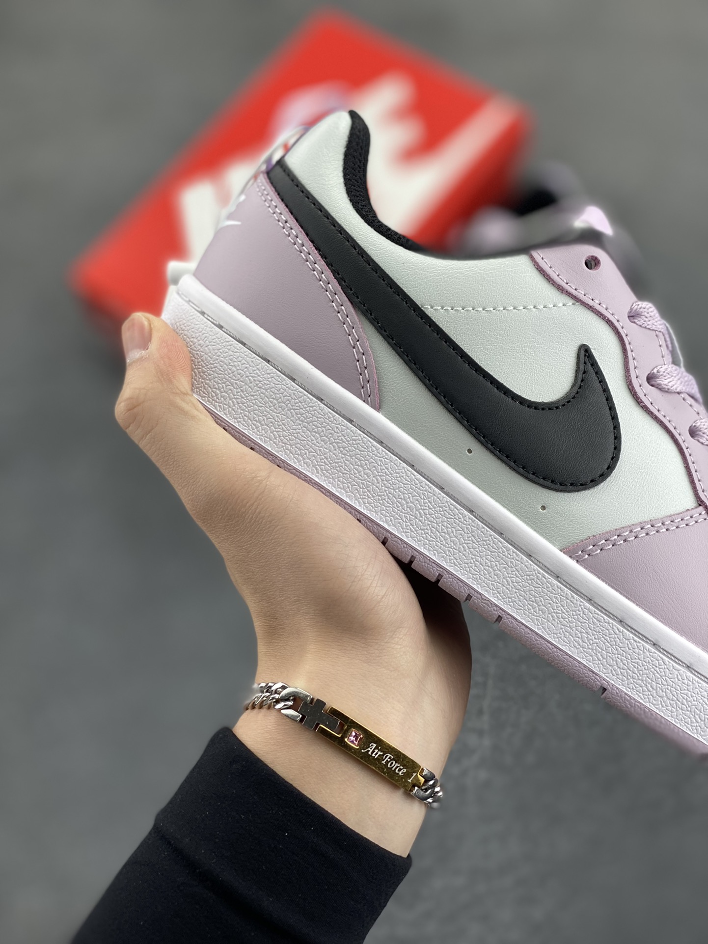 图片[6]-福利特价 Nike Court Borough Low 低帮百搭透气休闲运动板鞋男女鞋 经典耐用的设计，兼顾舒适脚感和出众风范，演绎匠心之作。结构性的支撑贴合感结合复古篮球设计，塑就场外全明星风范。 货号：BQ5448-005 尺码：36 36.5 37.5 38 38.5 39 40 40.5 41 42 42.5 43 44 45-选品中心