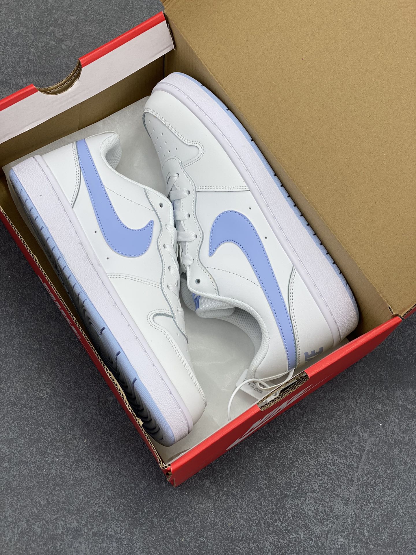 图片[9]-福利特价 Nike Court Borough Low 低帮百搭透气休闲运动板鞋男女鞋 经典耐用的设计，兼顾舒适脚感和出众风范，演绎匠心之作。结构性的支撑贴合感结合复古篮球设计，塑就场外全明星风范。 货号：DV5456-103 尺码：36 36.5 37.5 38 38.5 39 40 40.5 41 42 42.5 43 44 45-选品中心