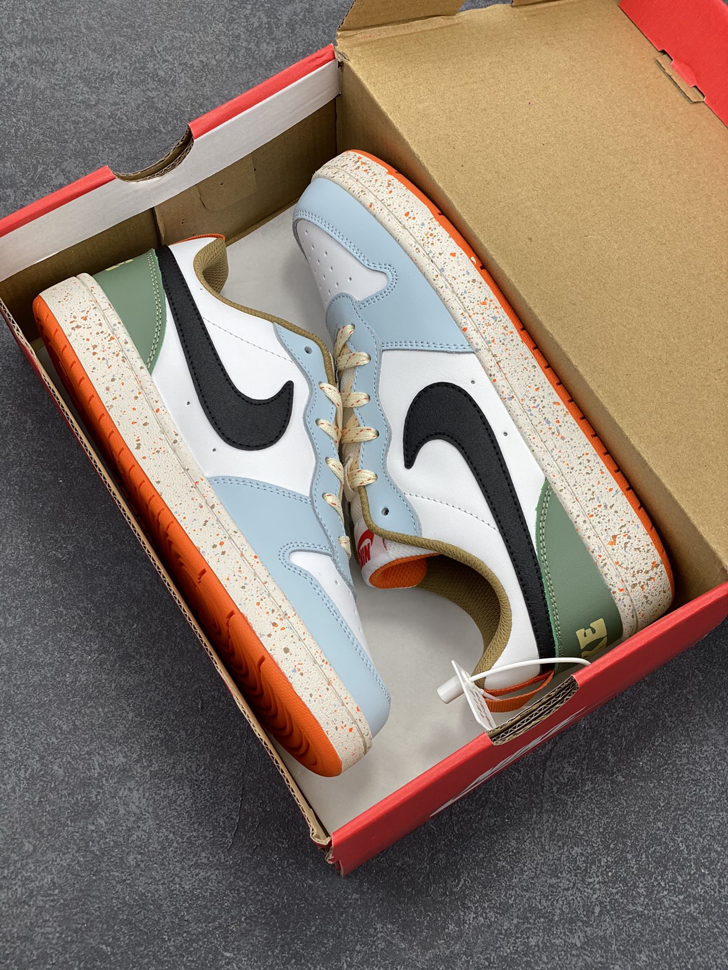 图片[9]-福利特价 Nike Court Borough Low 低帮百搭透气休闲运动板鞋男女鞋 经典耐用的设计，兼顾舒适脚感和出众风范，演绎匠心之作。结构性的支撑贴合感结合复古篮球设计，塑就场外全明星风范。 货号：DX6052-101 尺码：36 36.5 37.5 38 38.5 39 40 40.5 41 42 42.5 43 44 45-选品中心