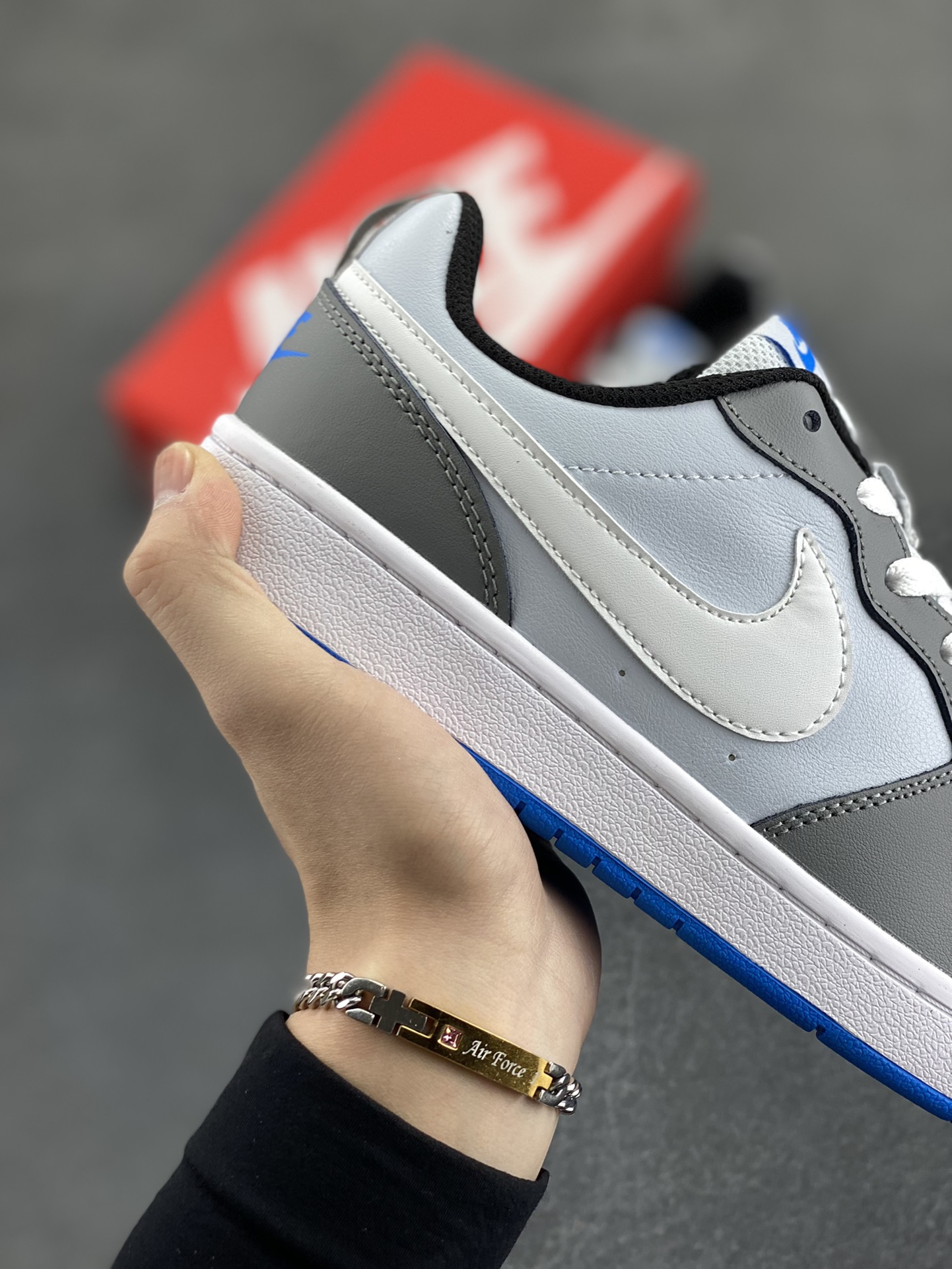 图片[6]-福利特价 Nike Court Borough Low 低帮百搭透气休闲运动板鞋男女鞋 经典耐用的设计，兼顾舒适脚感和出众风范，演绎匠心之作。结构性的支撑贴合感结合复古篮球设计，塑就场外全明星风范。 货号：BQ5448-019 尺码：36 36.5 37.5 38 38.5 39 40 40.5 41 42 42.5 43 44 45-选品中心