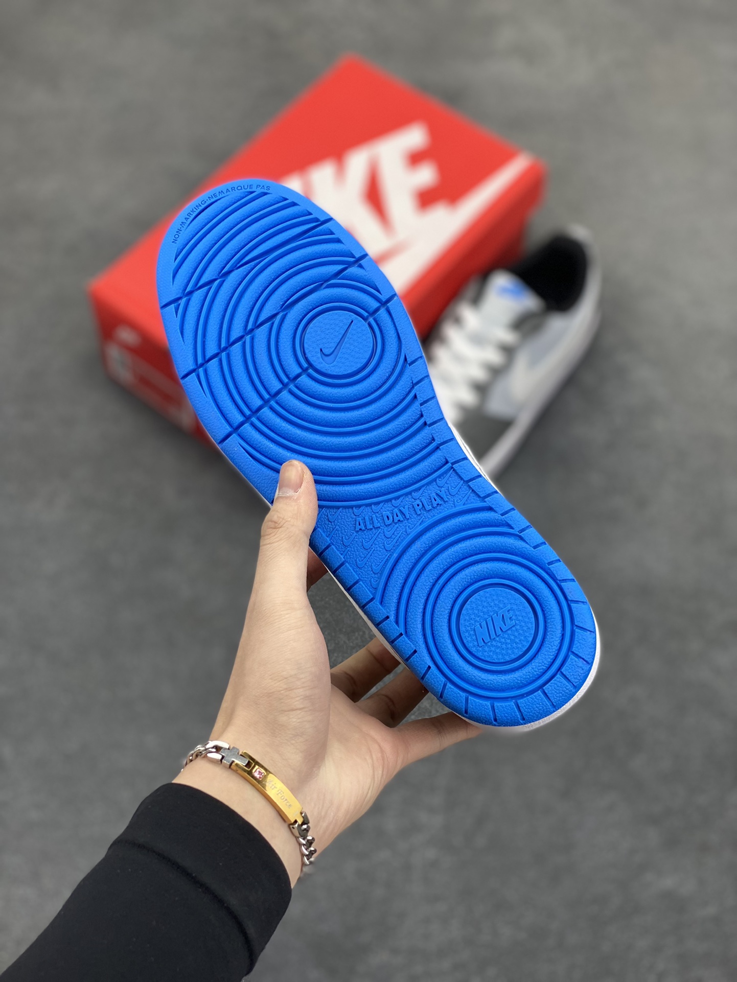 图片[5]-福利特价 Nike Court Borough Low 低帮百搭透气休闲运动板鞋男女鞋 经典耐用的设计，兼顾舒适脚感和出众风范，演绎匠心之作。结构性的支撑贴合感结合复古篮球设计，塑就场外全明星风范。 货号：BQ5448-019 尺码：36 36.5 37.5 38 38.5 39 40 40.5 41 42 42.5 43 44 45-选品中心