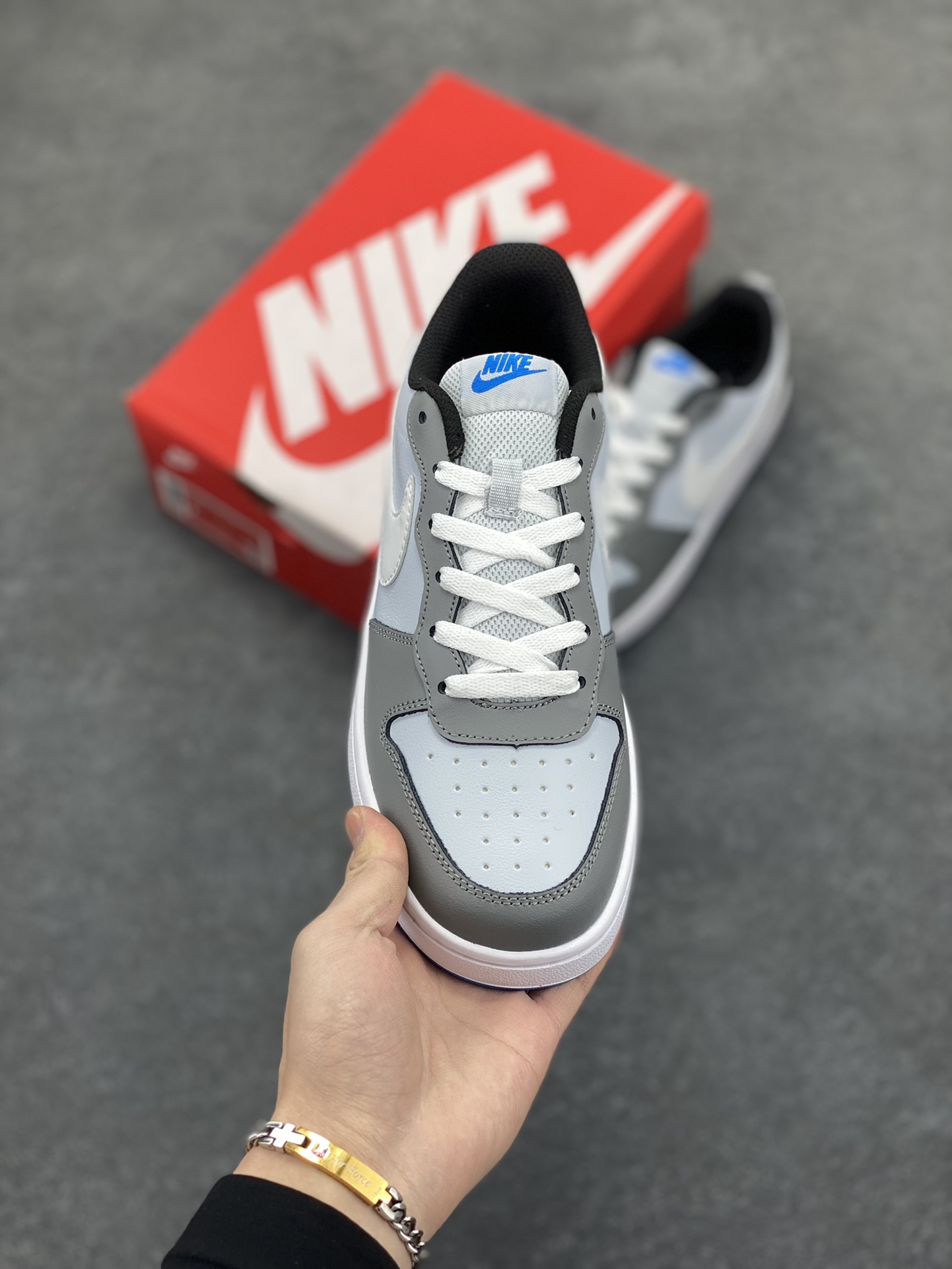 图片[2]-福利特价 Nike Court Borough Low 低帮百搭透气休闲运动板鞋男女鞋 经典耐用的设计，兼顾舒适脚感和出众风范，演绎匠心之作。结构性的支撑贴合感结合复古篮球设计，塑就场外全明星风范。 货号：BQ5448-019 尺码：36 36.5 37.5 38 38.5 39 40 40.5 41 42 42.5 43 44 45-选品中心