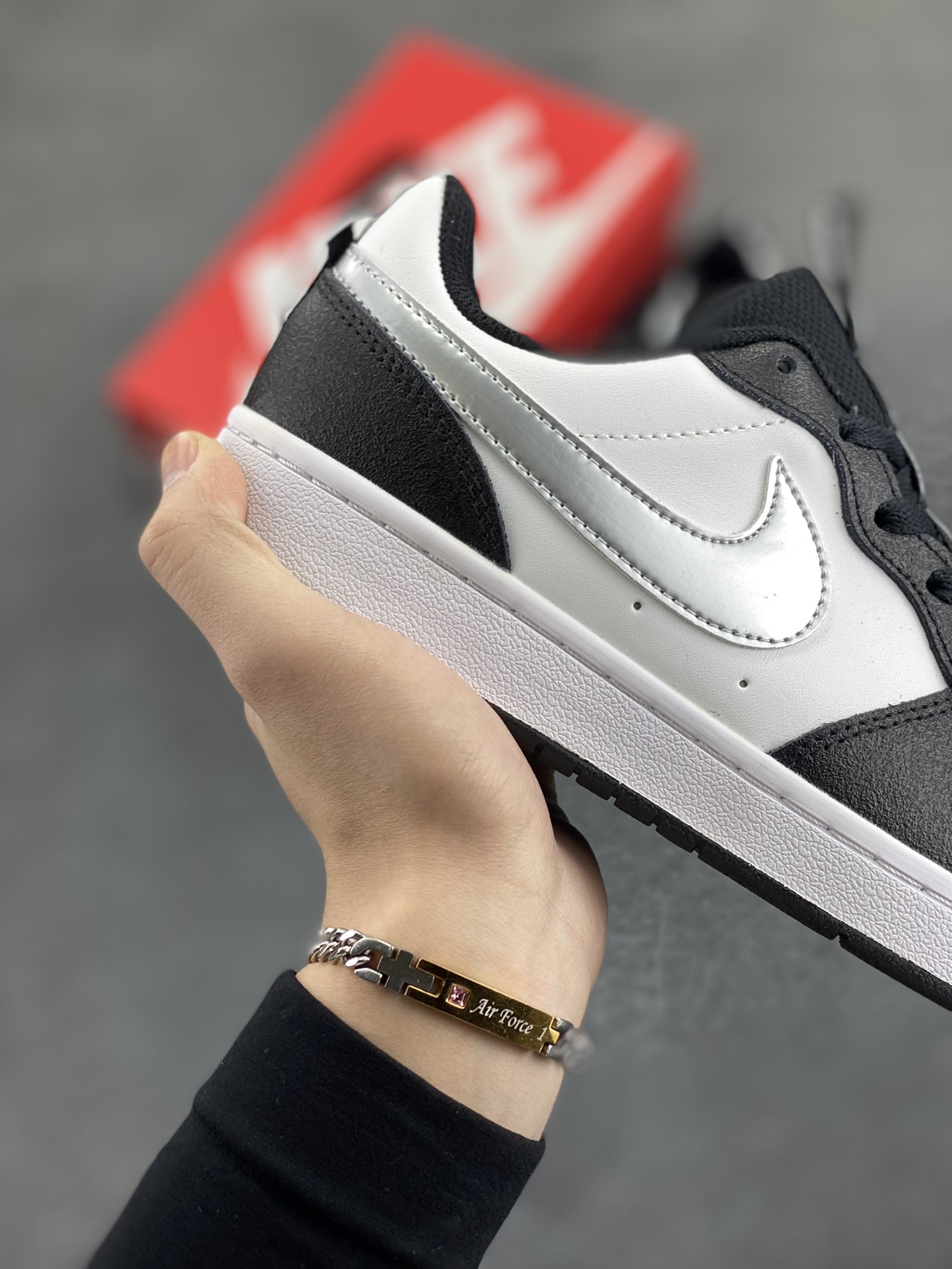 图片[6]-福利特价 Nike Court Borough Low 低帮百搭透气休闲运动板鞋男女鞋 经典耐用的设计，兼顾舒适脚感和出众风范，演绎匠心之作。结构性的支撑贴合感结合复古篮球设计，塑就场外全明星风范。 货号：CT3964-100 尺码：36 36.5 37.5 38 38.5 39 40 40.5 41 42 42.5 43 44 45-选品中心