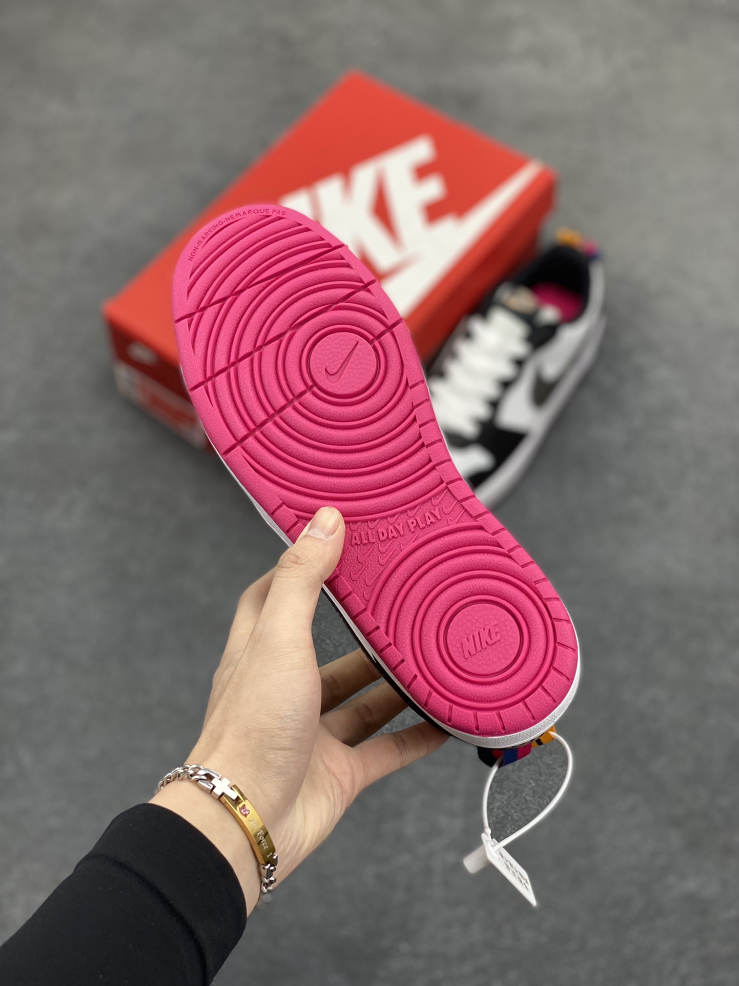 图片[5]-福利特价 Nike Court Borough Low 低帮百搭透气休闲运动板鞋男女鞋 经典耐用的设计，兼顾舒适脚感和出众风范，演绎匠心之作。结构性的支撑贴合感结合复古篮球设计，塑就场外全明星风范。 货号：DJ0040-100 尺码：36 36.5 37.5 38 38.5 39 40 40.5 41 42 42.5 43 44 45-选品中心