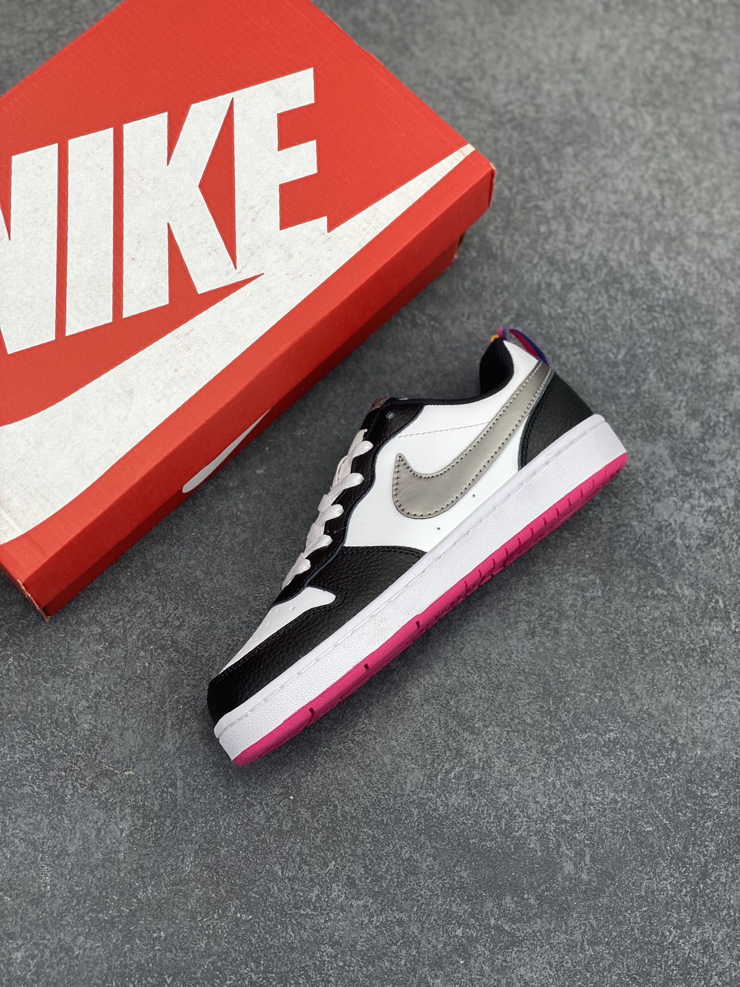 图片[7]-福利特价 Nike Court Borough Low 低帮百搭透气休闲运动板鞋男女鞋 经典耐用的设计，兼顾舒适脚感和出众风范，演绎匠心之作。结构性的支撑贴合感结合复古篮球设计，塑就场外全明星风范。 货号：DJ0040-100 尺码：36 36.5 37.5 38 38.5 39 40 40.5 41 42 42.5 43 44 45-选品中心