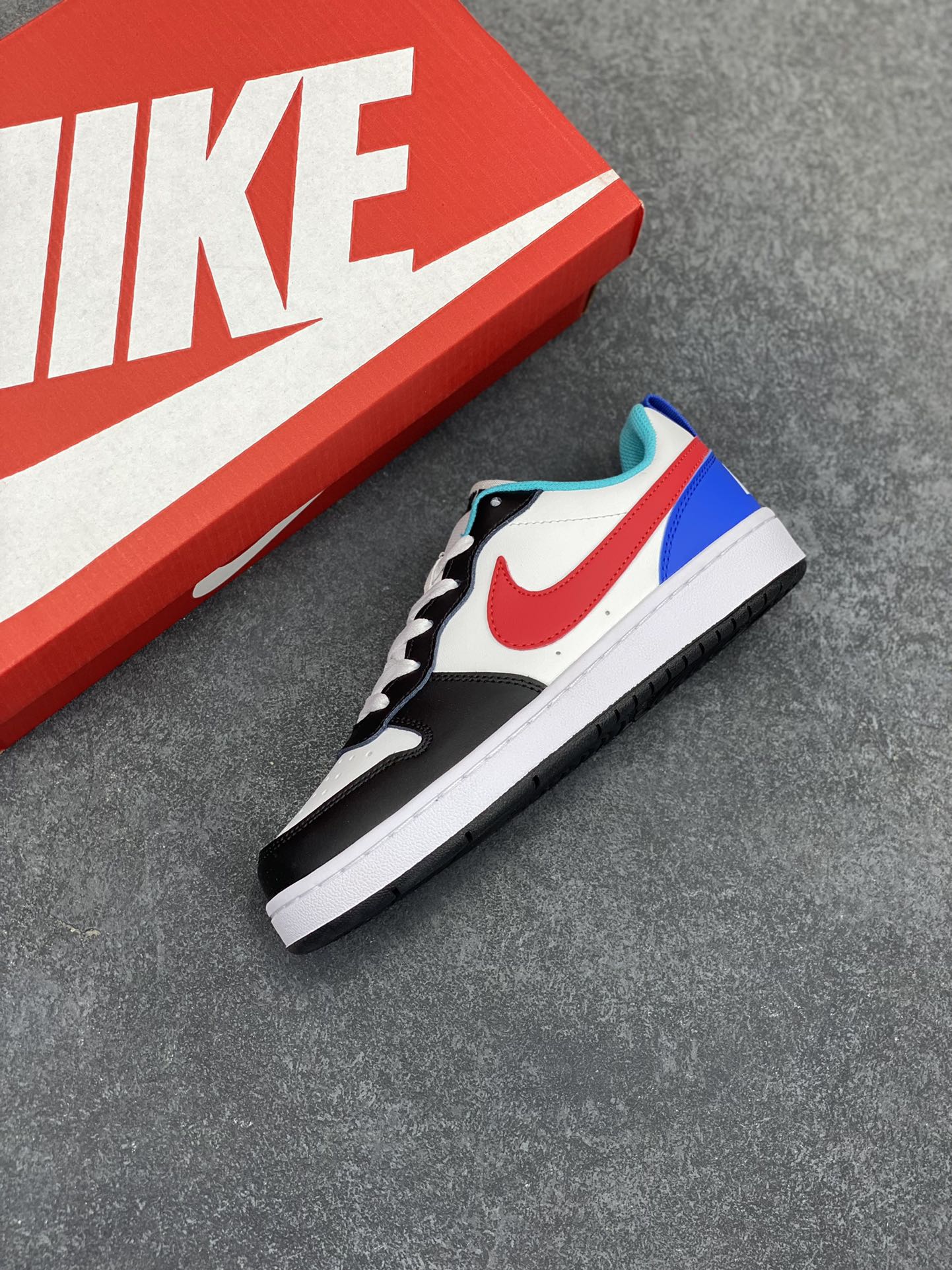 图片[7]-福利特价 Nike Court Borough Low 低帮百搭透气休闲运动板鞋男女鞋 经典耐用的设计，兼顾舒适脚感和出众风范，演绎匠心之作。结构性的支撑贴合感结合复古篮球设计，塑就场外全明星风范。 货号：HF0742-161 尺码：36 36.5 37.5 38 38.5 39 40 40.5 41 42 42.5 43 44 45-选品中心