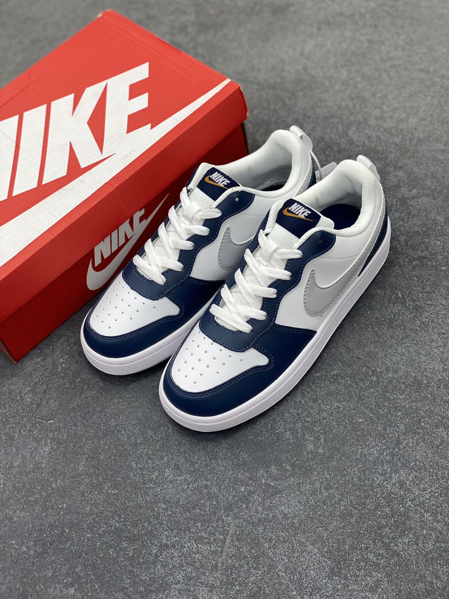 图片[8]-福利特价 Nike Court Borough Low 低帮百搭透气休闲运动板鞋男女鞋 经典耐用的设计，兼顾舒适脚感和出众风范，演绎匠心之作。结构性的支撑贴合感结合复古篮球设计，塑就场外全明星风范。 货号：BQ5448-121 尺码：36 36.5 37.5 38 38.5 39 40 40.5 41 42 42.5 43 44 45-选品中心