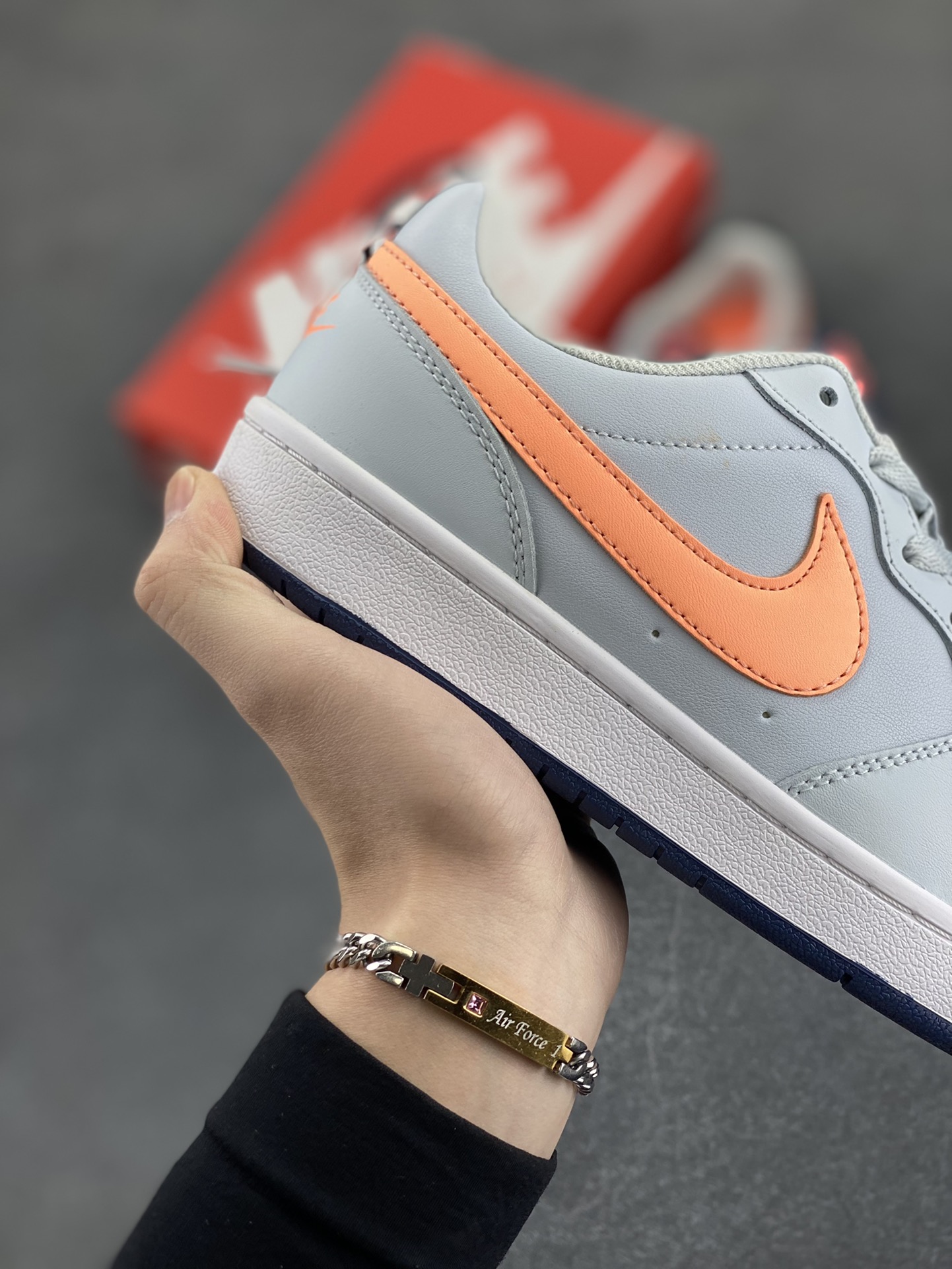 图片[6]-福利特价 Nike Court Borough Low 低帮百搭透气休闲运动板鞋男女鞋 经典耐用的设计，兼顾舒适脚感和出众风范，演绎匠心之作。结构性的支撑贴合感结合复古篮球设计，塑就场外全明星风范。 货号：BQ5448-009 尺码：36 36.5 37.5 38 38.5 39 40 40.5 41 42 42.5 43 44 45-选品中心