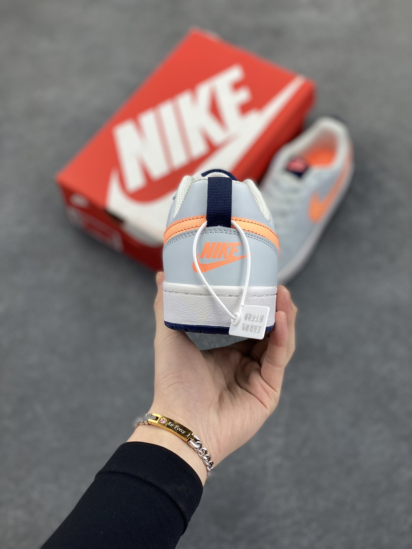 图片[4]-福利特价 Nike Court Borough Low 低帮百搭透气休闲运动板鞋男女鞋 经典耐用的设计，兼顾舒适脚感和出众风范，演绎匠心之作。结构性的支撑贴合感结合复古篮球设计，塑就场外全明星风范。 货号：BQ5448-009 尺码：36 36.5 37.5 38 38.5 39 40 40.5 41 42 42.5 43 44 45-选品中心