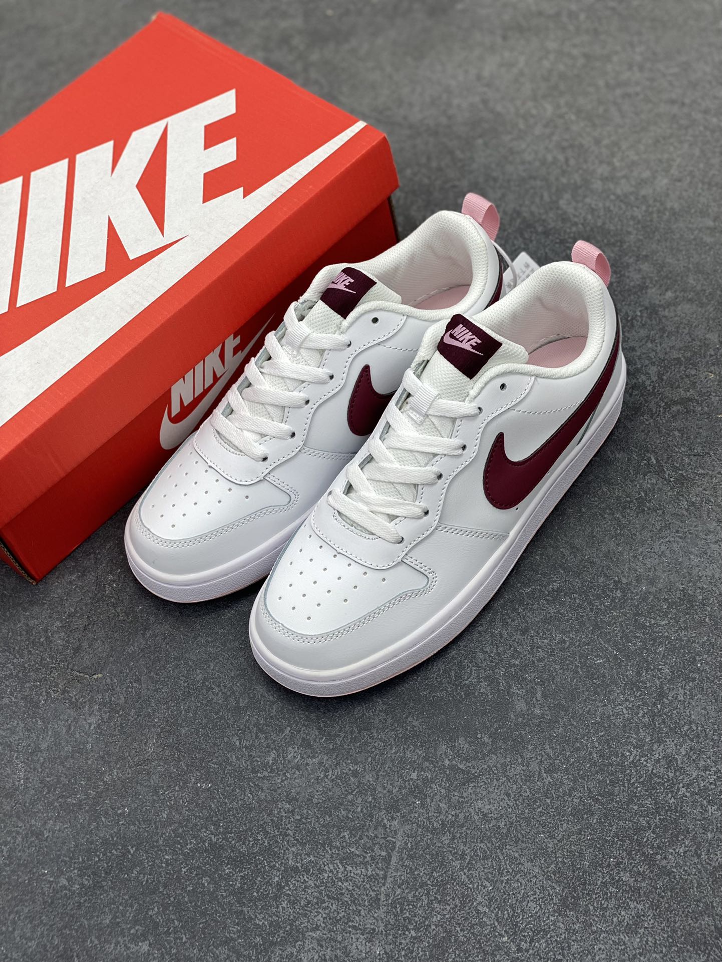 图片[8]-福利特价 Nike Court Borough Low 低帮百搭透气休闲运动板鞋男女鞋 经典耐用的设计，兼顾舒适脚感和出众风范，演绎匠心之作。结构性的支撑贴合感结合复古篮球设计，塑就场外全明星风范。 货号：BQ5448-120 尺码：36 36.5 37.5 38 38.5 39 40 40.5 41 42 42.5 43 44 45-选品中心