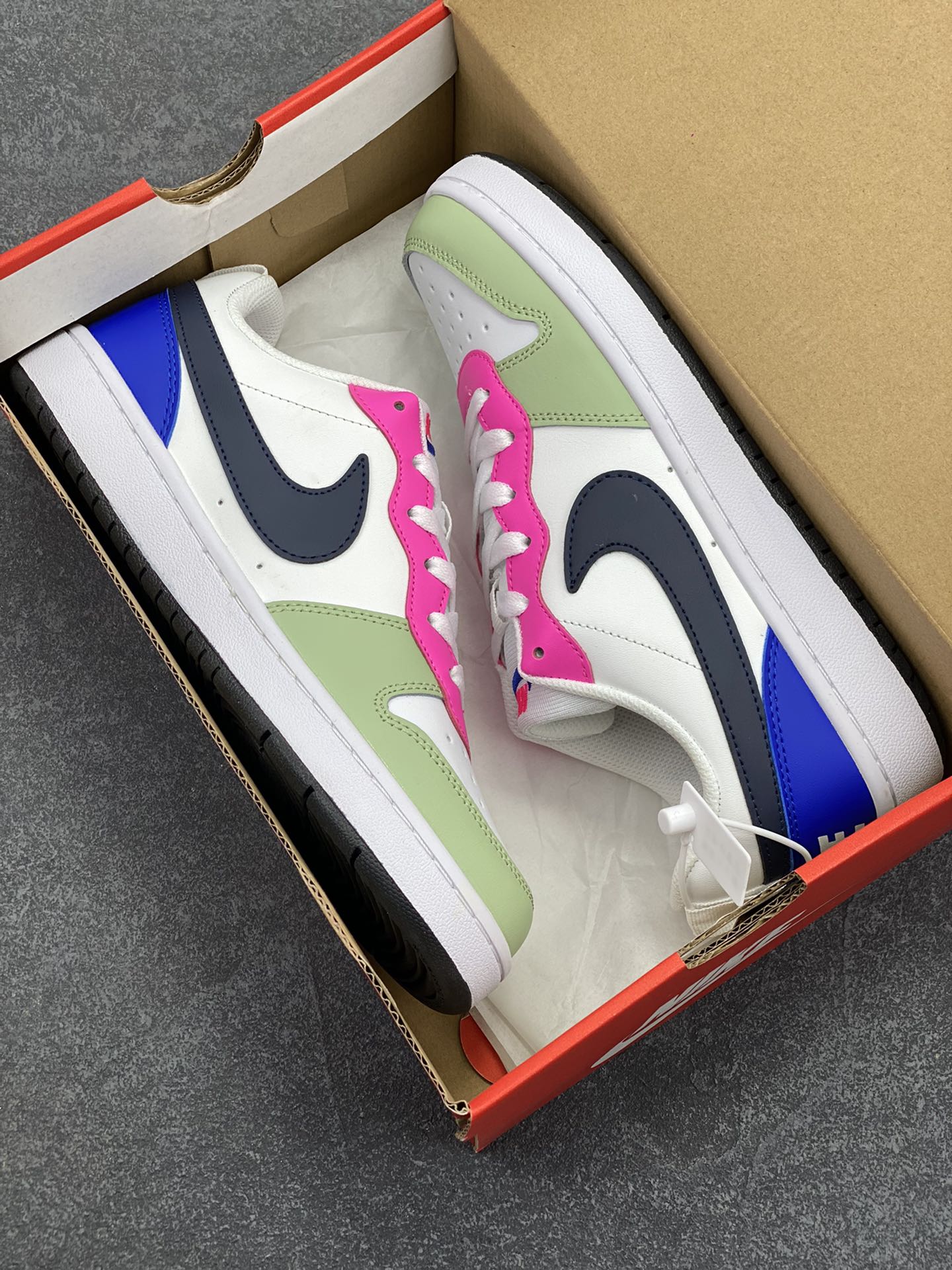 图片[9]-福利特价 Nike Court Borough Low 低帮百搭透气休闲运动板鞋男女鞋 经典耐用的设计，兼顾舒适脚感和出众风范，演绎匠心之作。结构性的支撑贴合感结合复古篮球设计，塑就场外全明星风范。 货号：DV5456-108 尺码：36 36.5 37.5 38 38.5 39 40 40.5 41 42 42.5 43 44 45-选品中心