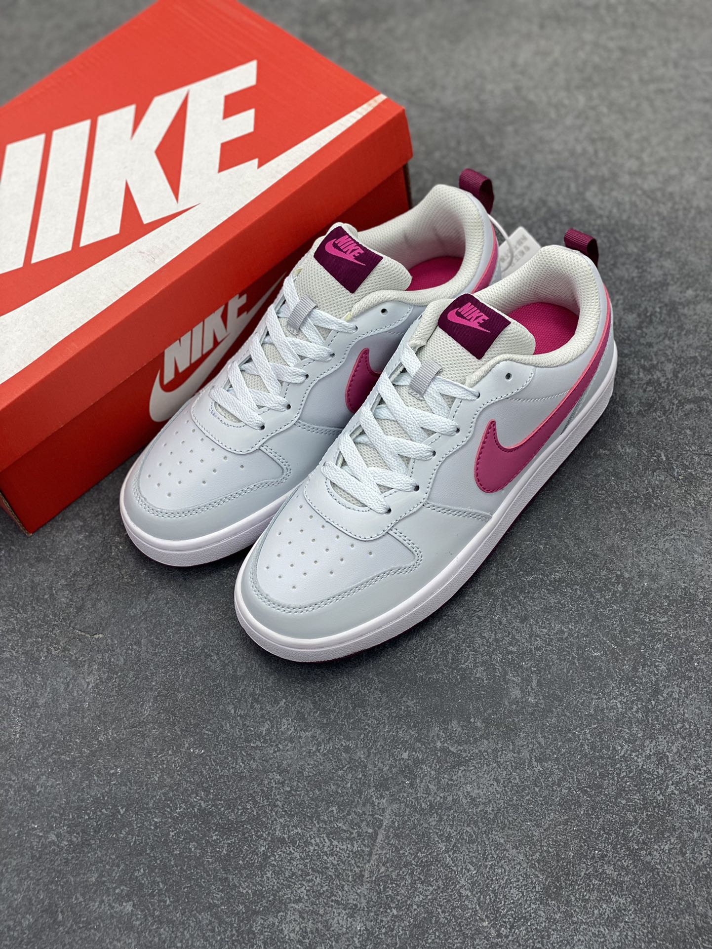 图片[8]-福利特价 Nike Court Borough Low 低帮百搭透气休闲运动板鞋男女鞋 经典耐用的设计，兼顾舒适脚感和出众风范，演绎匠心之作。结构性的支撑贴合感结合复古篮球设计，塑就场外全明星风范。 货号：BQ5448-111 尺码：36 36.5 37.5 38 38.5 39 40 40.5 41 42 42.5 43 44 45-选品中心