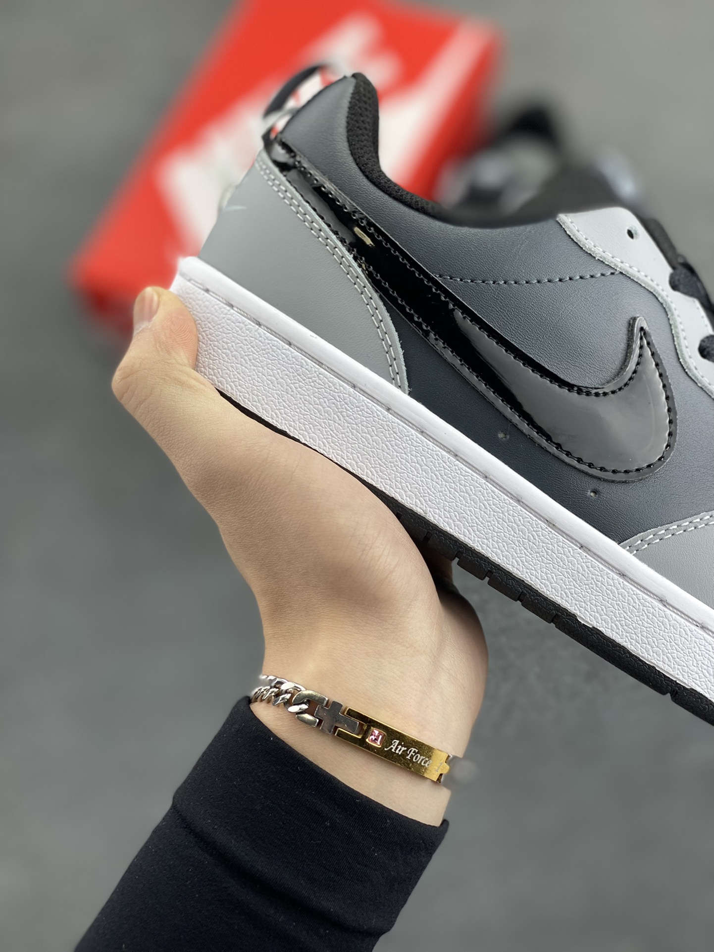 图片[6]-福利特价 Nike Court Borough Low 低帮百搭透气休闲运动板鞋男女鞋 经典耐用的设计，兼顾舒适脚感和出众风范，演绎匠心之作。结构性的支撑贴合感结合复古篮球设计，塑就场外全明星风范。 货号：BQ5448-014 尺码：36 36.5 37.5 38 38.5 39 40 40.5 41 42 42.5 43 44 45-选品中心