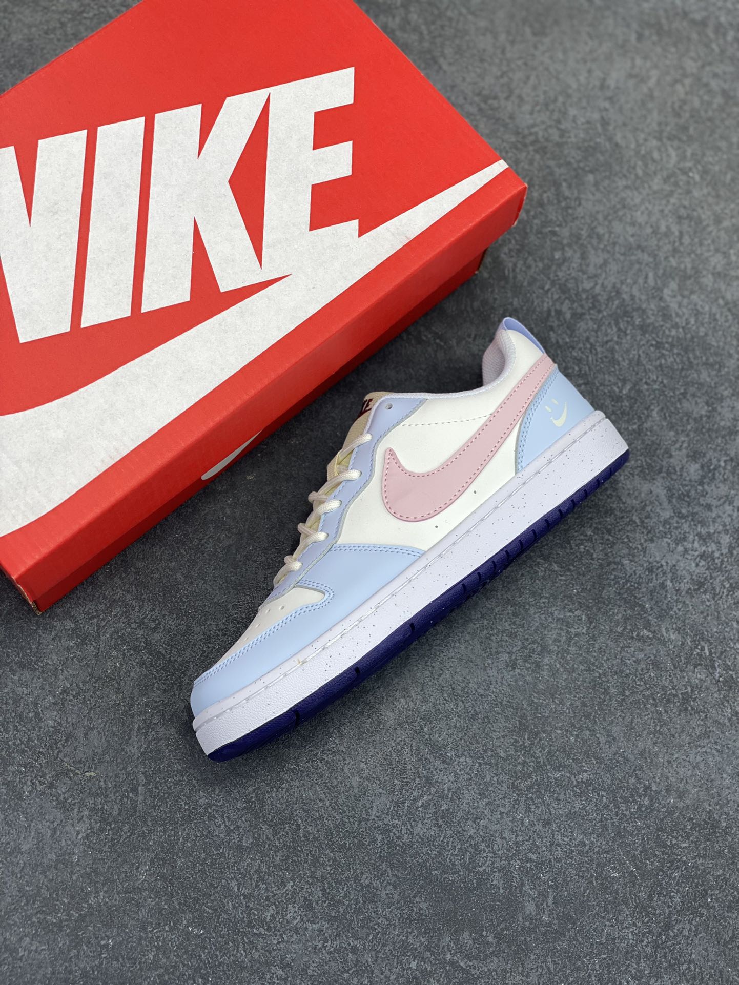 图片[7]-福利特价 Nike Court Borough Low 低帮百搭透气休闲运动板鞋男女鞋 经典耐用的设计，兼顾舒适脚感和出众风范，演绎匠心之作。结构性的支撑贴合感结合复古篮球设计，塑就场外全明星风范。 货号：FV8120-141-1 尺码：36 36.5 37.5 38 38.5 39 40 40.5 41 42 42.5 43 44 45-选品中心