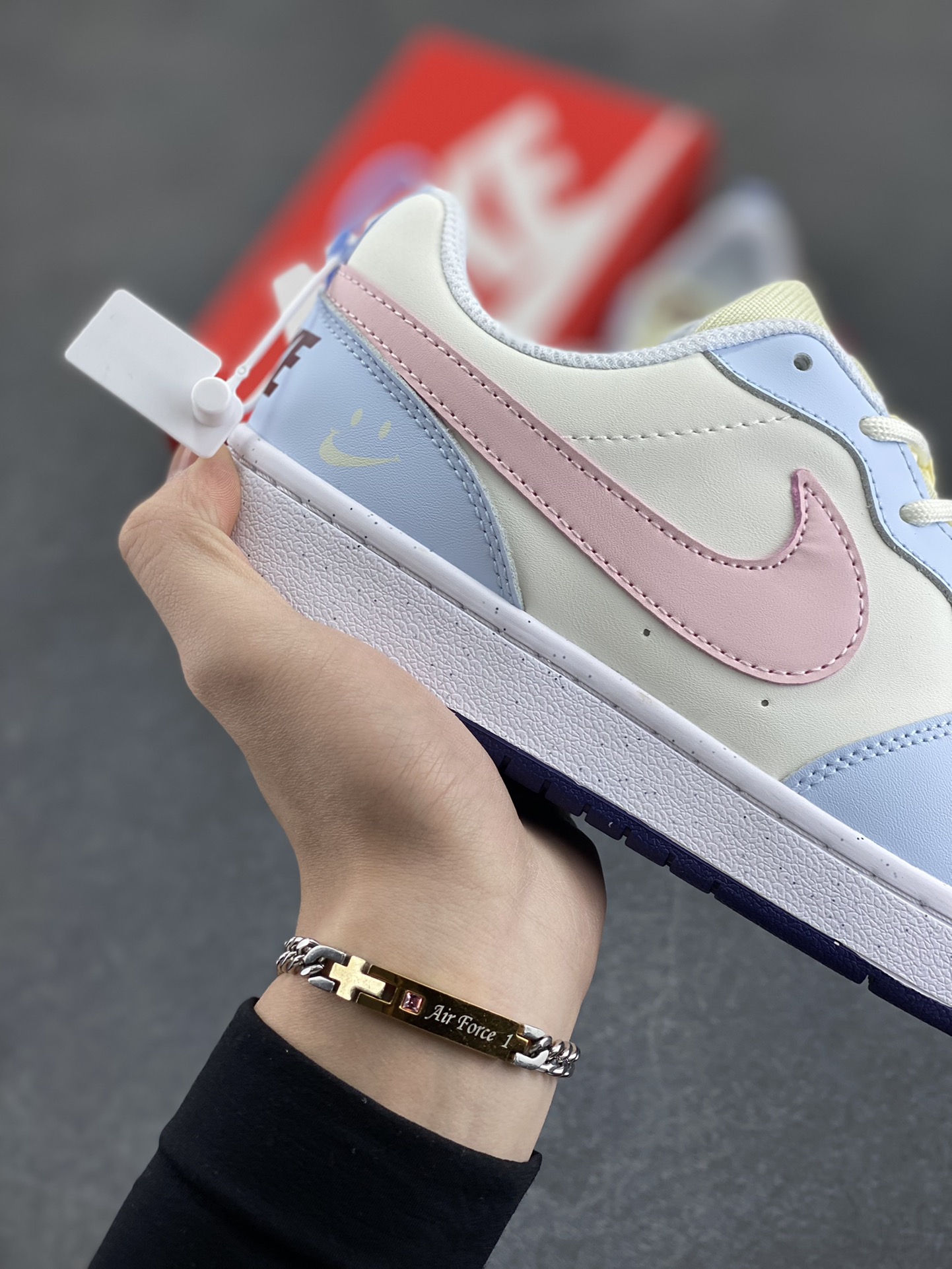 图片[6]-福利特价 Nike Court Borough Low 低帮百搭透气休闲运动板鞋男女鞋 经典耐用的设计，兼顾舒适脚感和出众风范，演绎匠心之作。结构性的支撑贴合感结合复古篮球设计，塑就场外全明星风范。 货号：FV8120-141-1 尺码：36 36.5 37.5 38 38.5 39 40 40.5 41 42 42.5 43 44 45-选品中心