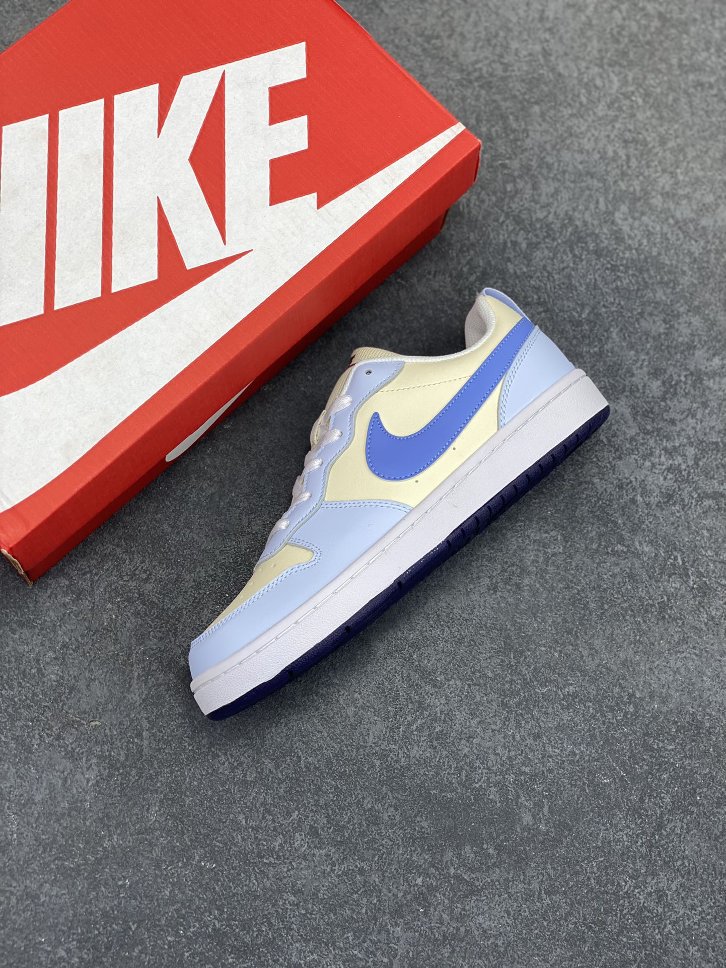 图片[7]-福利特价 Nike Court Borough Low 低帮百搭透气休闲运动板鞋男女鞋 经典耐用的设计，兼顾舒适脚感和出众风范，演绎匠心之作。结构性的支撑贴合感结合复古篮球设计，塑就场外全明星风范。 货号：FV8120-141 尺码：36 36.5 37.5 38 38.5 39 40 40.5 41 42 42.5 43 44 45-选品中心