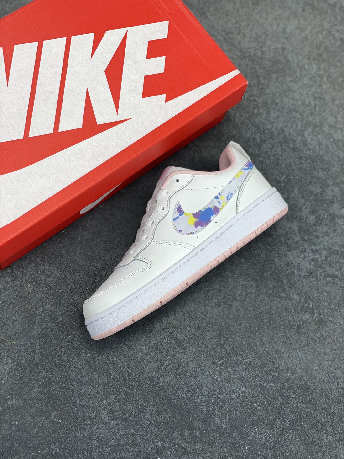 图片[7]-福利特价 Nike Court Borough Low 低帮百搭透气休闲运动板鞋男女鞋 经典耐用的设计，兼顾舒适脚感和出众风范，演绎匠心之作。结构性的支撑贴合感结合复古篮球设计，塑就场外全明星风范。 货号：CK5426-100 尺码：36 36.5 37.5 38 38.5 39 40 40.5 41 42 42.5 43 44 45-选品中心