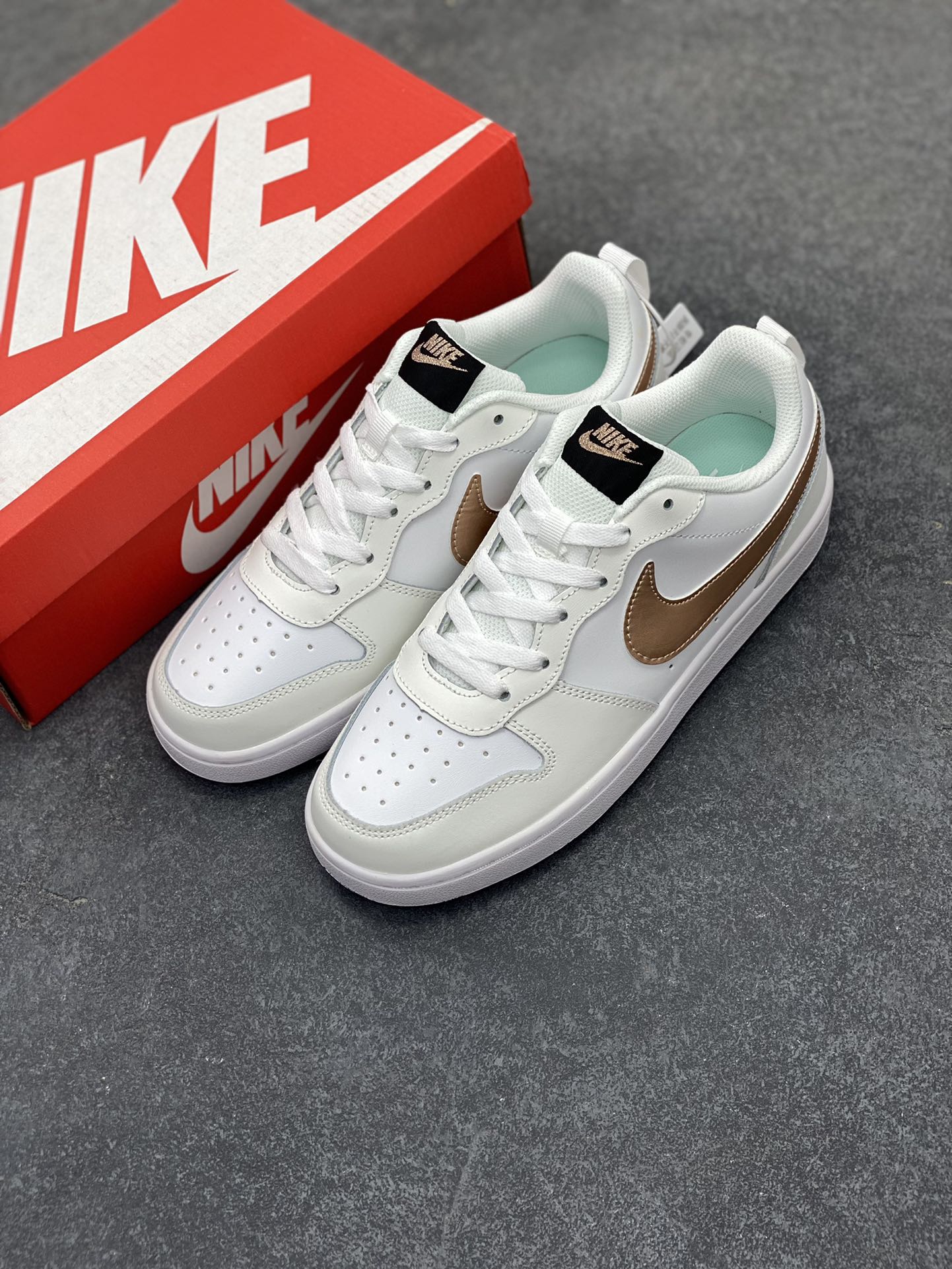 图片[8]-福利特价 Nike Court Borough Low 低帮百搭透气休闲运动板鞋男女鞋 经典耐用的设计，兼顾舒适脚感和出众风范，演绎匠心之作。结构性的支撑贴合感结合复古篮球设计，塑就场外全明星风范。 货号：BQ5448-116 尺码：36 36.5 37.5 38 38.5 39 40 40.5 41 42 42.5 43 44 45-选品中心