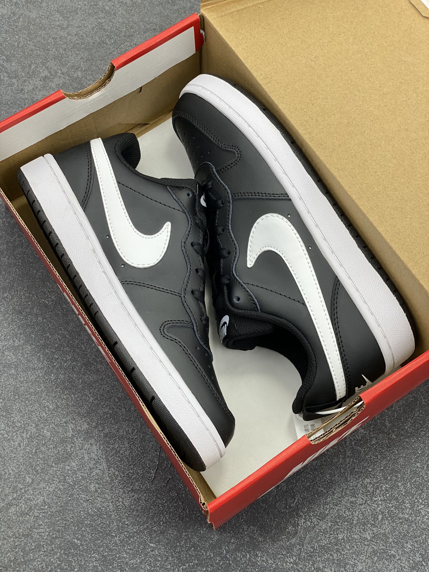 图片[9]-福利特价 Nike Court Borough Low 低帮百搭透气休闲运动板鞋男女鞋 经典耐用的设计，兼顾舒适脚感和出众风范，演绎匠心之作。结构性的支撑贴合感结合复古篮球设计，塑就场外全明星风范。 货号：BQ5448-002 尺码：36 36.5 37.5 38 38.5 39 40 40.5 41 42 42.5 43 44 45-选品中心