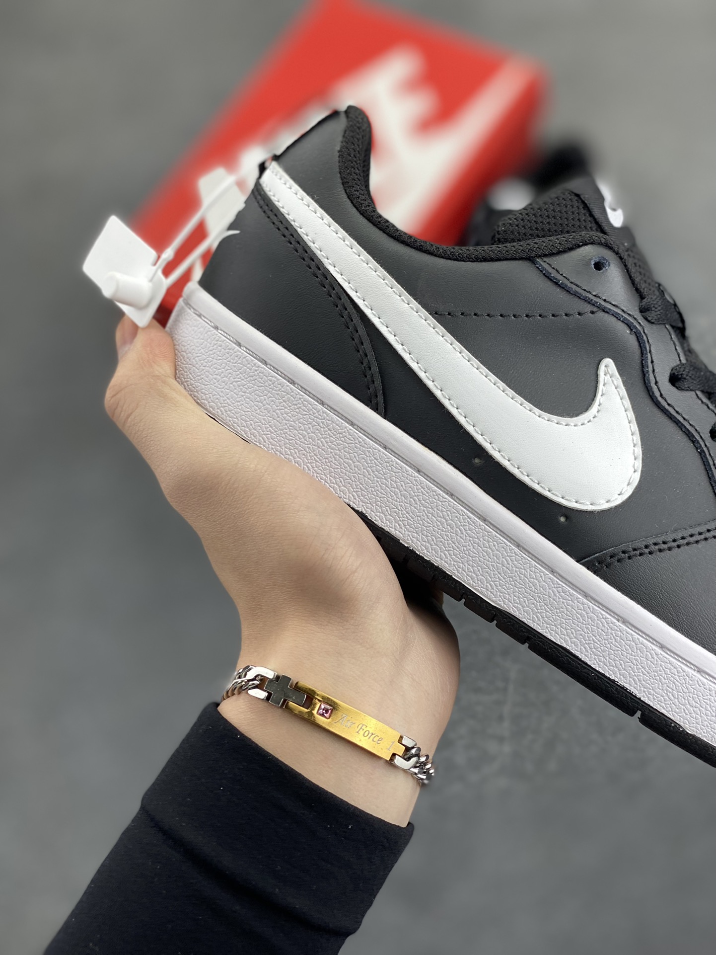 图片[6]-福利特价 Nike Court Borough Low 低帮百搭透气休闲运动板鞋男女鞋 经典耐用的设计，兼顾舒适脚感和出众风范，演绎匠心之作。结构性的支撑贴合感结合复古篮球设计，塑就场外全明星风范。 货号：BQ5448-002 尺码：36 36.5 37.5 38 38.5 39 40 40.5 41 42 42.5 43 44 45-选品中心