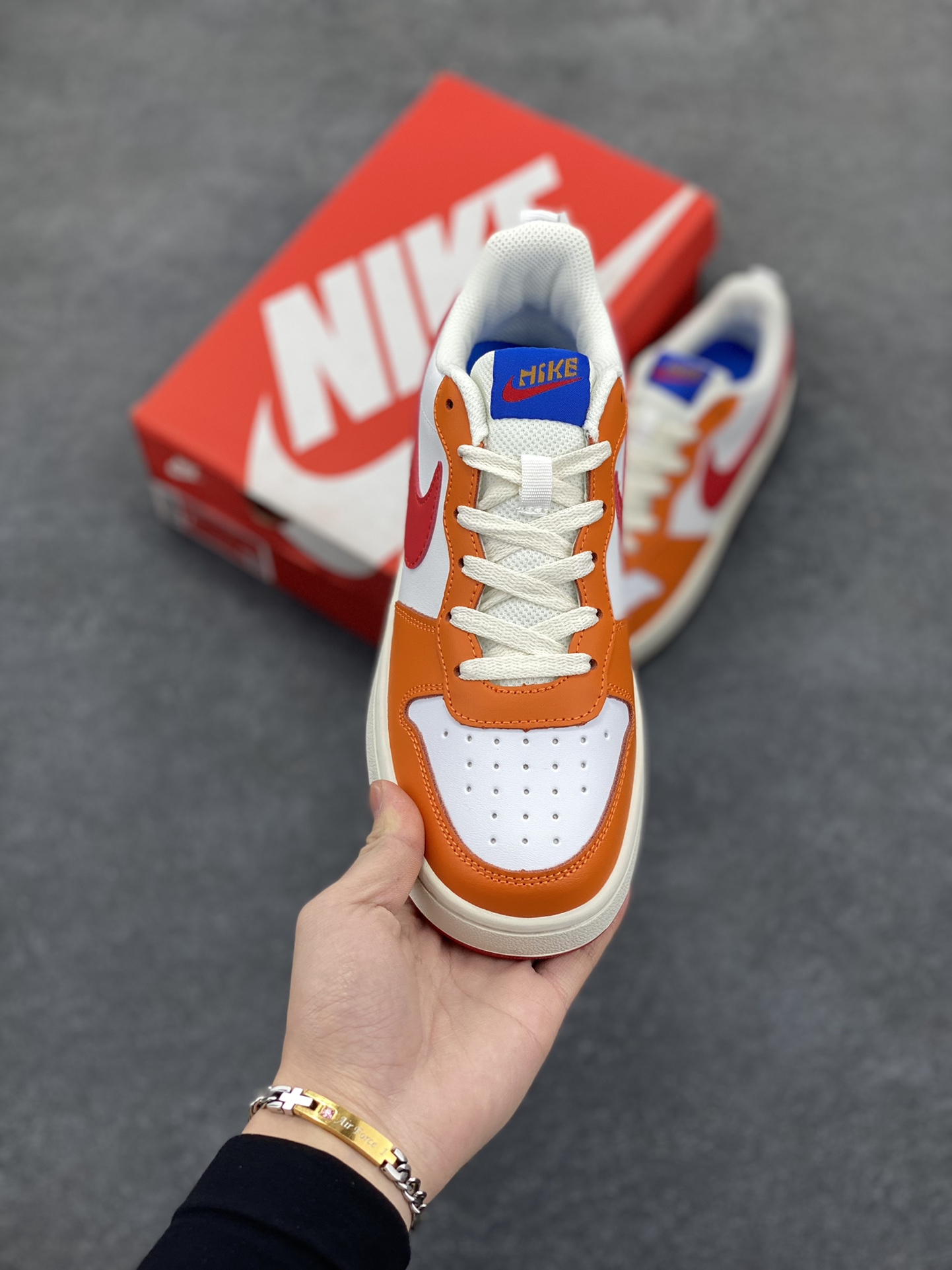 图片[2]-福利特价 Nike Court Borough Low 低帮百搭透气休闲运动板鞋男女鞋 经典耐用的设计，兼顾舒适脚感和出众风范，演绎匠心之作。结构性的支撑贴合感结合复古篮球设计，塑就场外全明星风范。 货号：BQ5448-105 尺码：36 36.5 37.5 38 38.5 39 40 40.5 41 42 42.5 43 44 45-选品中心