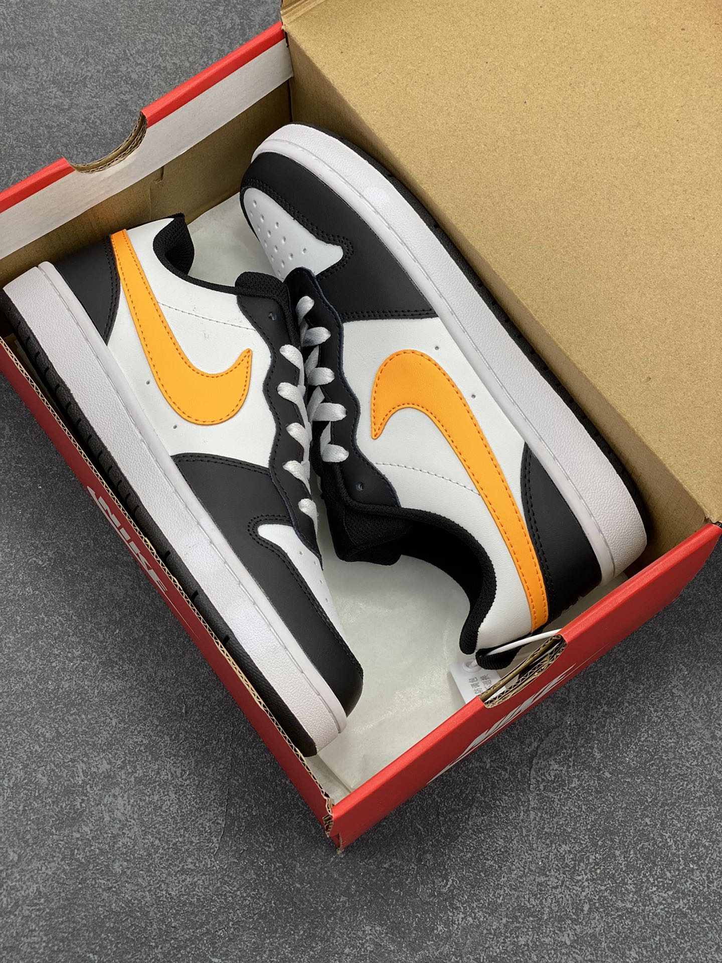 图片[9]-福利特价 Nike Court Borough Low 低帮百搭透气休闲运动板鞋男女鞋 经典耐用的设计，兼顾舒适脚感和出众风范，演绎匠心之作。结构性的支撑贴合感结合复古篮球设计，塑就场外全明星风范。 货号：BQ5448-115 尺码：36 36.5 37.5 38 38.5 39 40 40.5 41 42 42.5 43 44 45-选品中心