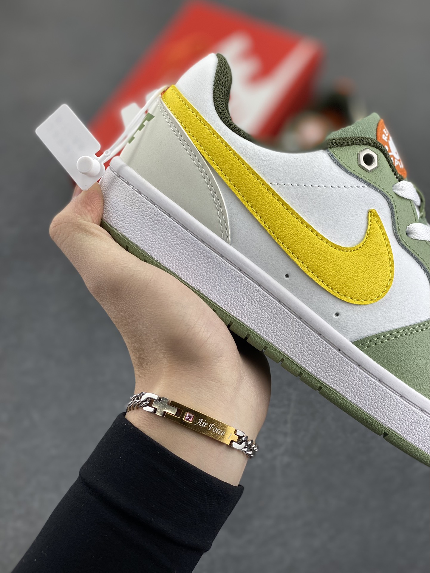 图片[6]-福利特价 Nike Court Borough Low 低帮百搭透气休闲运动板鞋男女鞋 经典耐用的设计，兼顾舒适脚感和出众风范，演绎匠心之作。结构性的支撑贴合感结合复古篮球设计，塑就场外全明星风范。 货号：FV3648-171 尺码：36 36.5 37.5 38 38.5 39 40 40.5 41 42 42.5 43 44 45-选品中心