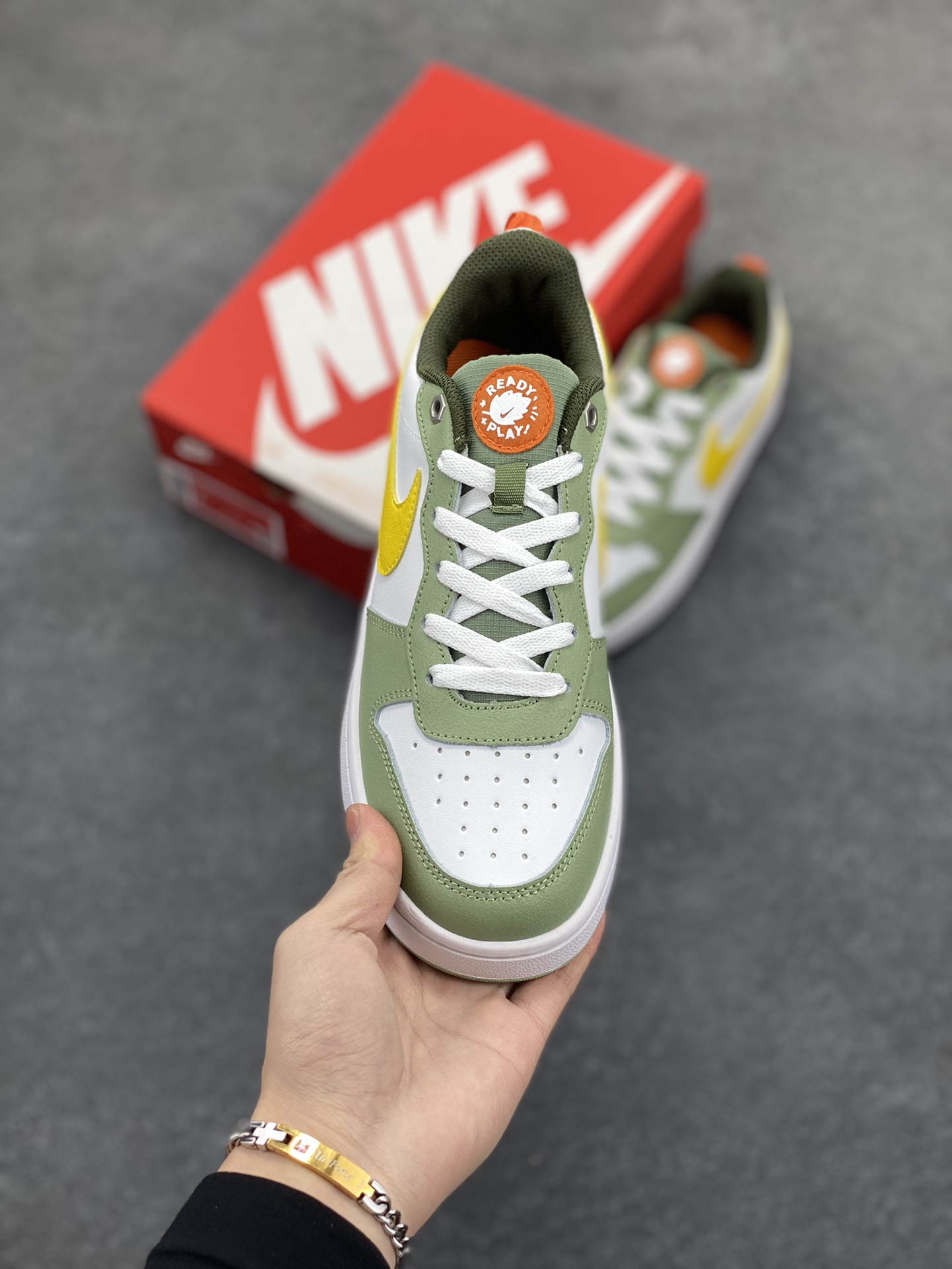 图片[2]-福利特价 Nike Court Borough Low 低帮百搭透气休闲运动板鞋男女鞋 经典耐用的设计，兼顾舒适脚感和出众风范，演绎匠心之作。结构性的支撑贴合感结合复古篮球设计，塑就场外全明星风范。 货号：FV3648-171 尺码：36 36.5 37.5 38 38.5 39 40 40.5 41 42 42.5 43 44 45-选品中心