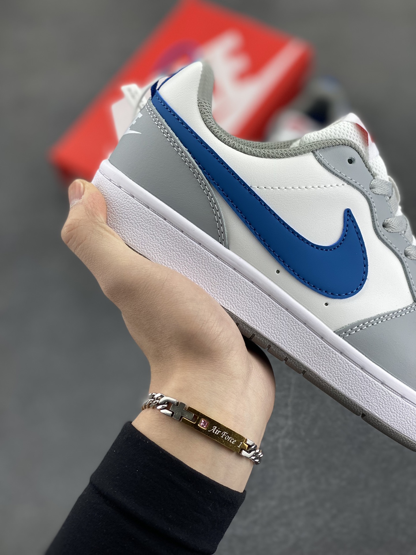 图片[6]-福利特价 Nike Court Borough Low 低帮百搭透气休闲运动板鞋男女鞋 经典耐用的设计，兼顾舒适脚感和出众风范，演绎匠心之作。结构性的支撑贴合感结合复古篮球设计，塑就场外全明星风范。 货号：BQ5448-117 尺码：36 36.5 37.5 38 38.5 39 40 40.5 41 42 42.5 43 44 45-选品中心