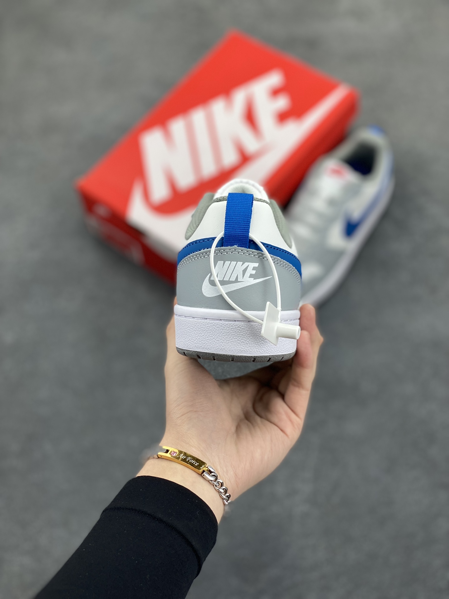 图片[4]-福利特价 Nike Court Borough Low 低帮百搭透气休闲运动板鞋男女鞋 经典耐用的设计，兼顾舒适脚感和出众风范，演绎匠心之作。结构性的支撑贴合感结合复古篮球设计，塑就场外全明星风范。 货号：BQ5448-117 尺码：36 36.5 37.5 38 38.5 39 40 40.5 41 42 42.5 43 44 45-选品中心