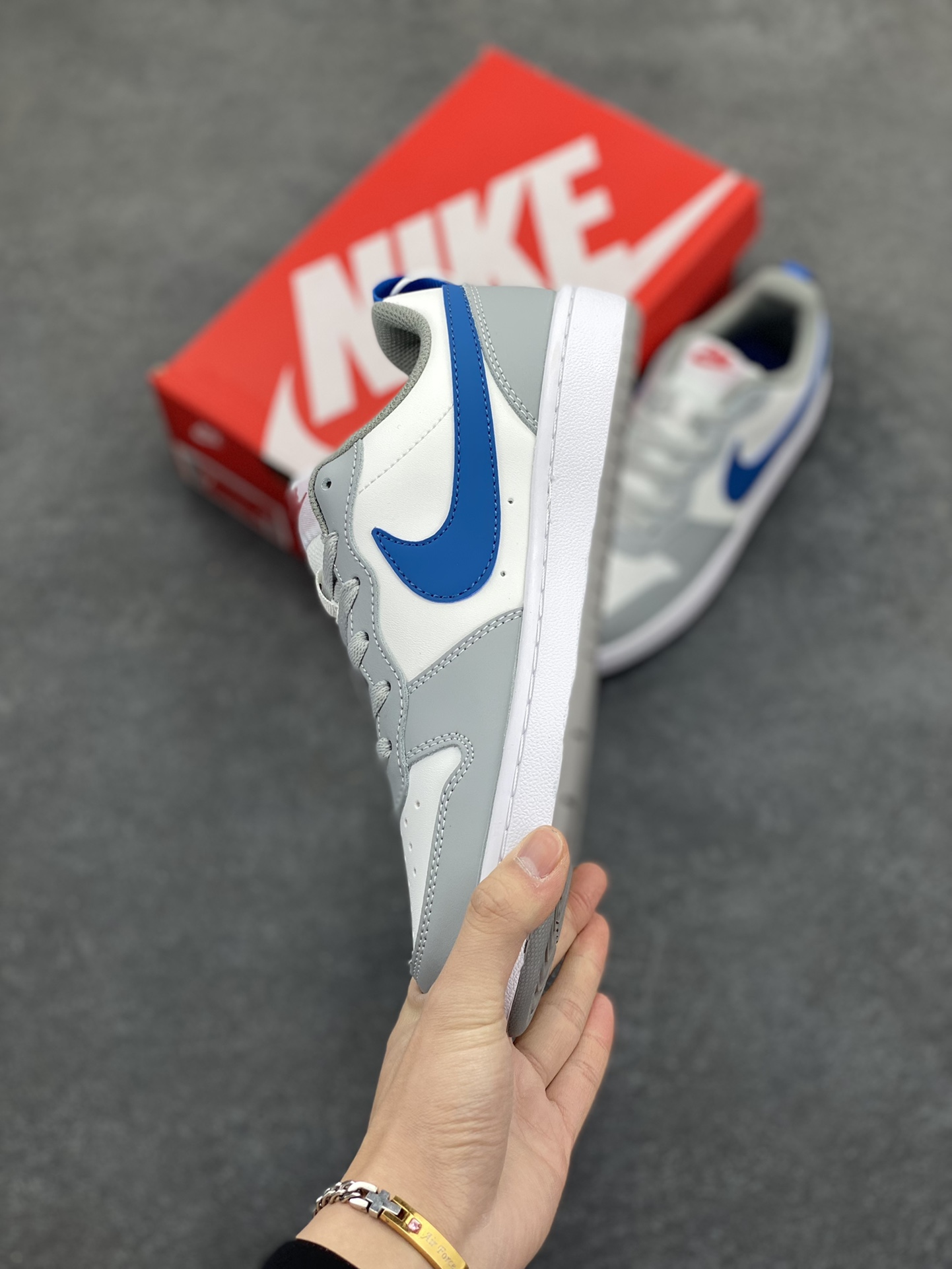 图片[3]-福利特价 Nike Court Borough Low 低帮百搭透气休闲运动板鞋男女鞋 经典耐用的设计，兼顾舒适脚感和出众风范，演绎匠心之作。结构性的支撑贴合感结合复古篮球设计，塑就场外全明星风范。 货号：BQ5448-117 尺码：36 36.5 37.5 38 38.5 39 40 40.5 41 42 42.5 43 44 45-选品中心