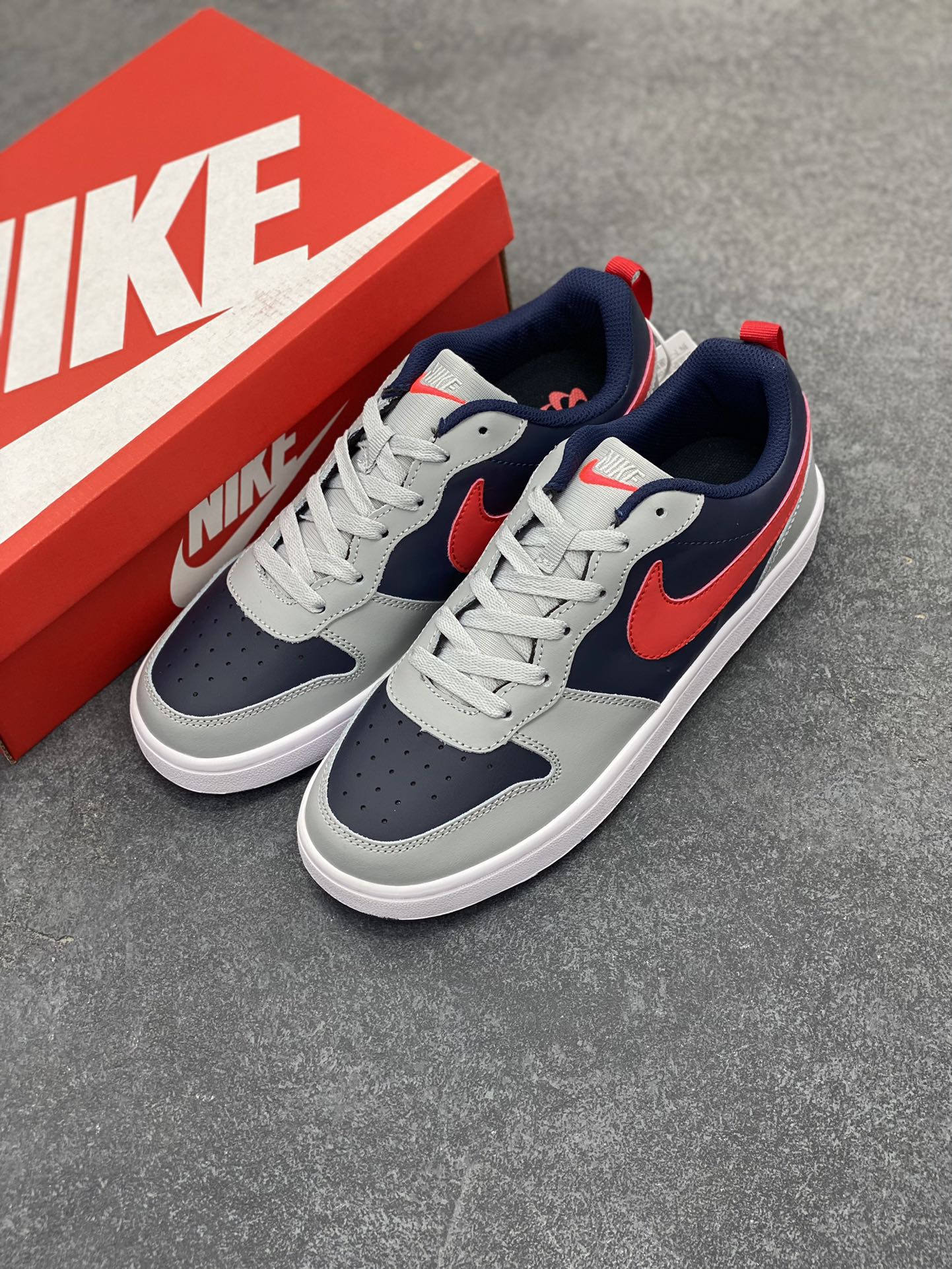 图片[8]-福利特价 Nike Court Borough Low 低帮百搭透气休闲运动板鞋男女鞋 经典耐用的设计，兼顾舒适脚感和出众风范，演绎匠心之作。结构性的支撑贴合感结合复古篮球设计，塑就场外全明星风范。 货号：DV5456-003 尺码：36 36.5 37.5 38 38.5 39 40 40.5 41 42 42.5 43 44 45-选品中心