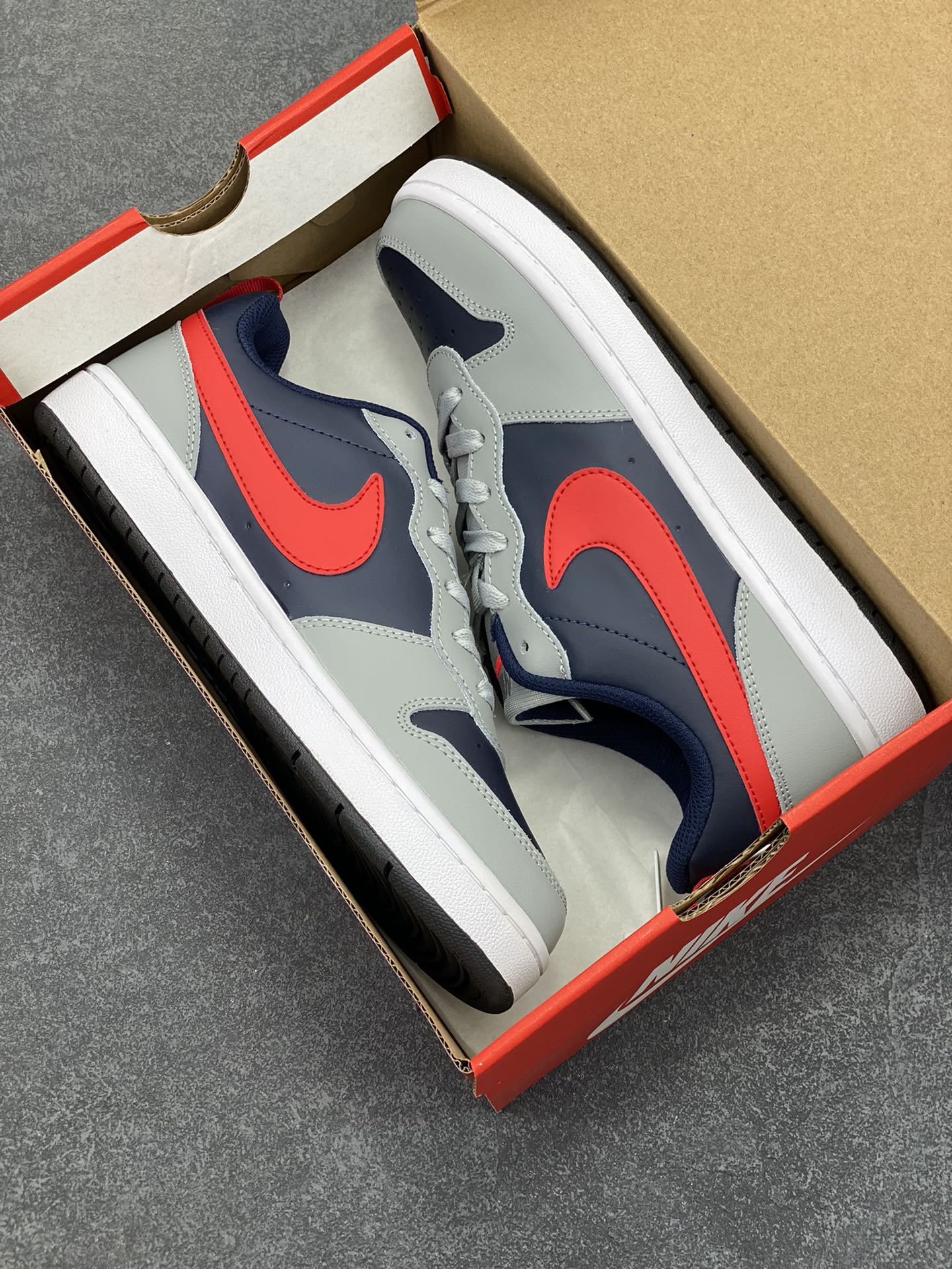 图片[9]-福利特价 Nike Court Borough Low 低帮百搭透气休闲运动板鞋男女鞋 经典耐用的设计，兼顾舒适脚感和出众风范，演绎匠心之作。结构性的支撑贴合感结合复古篮球设计，塑就场外全明星风范。 货号：DV5456-003 尺码：36 36.5 37.5 38 38.5 39 40 40.5 41 42 42.5 43 44 45-选品中心