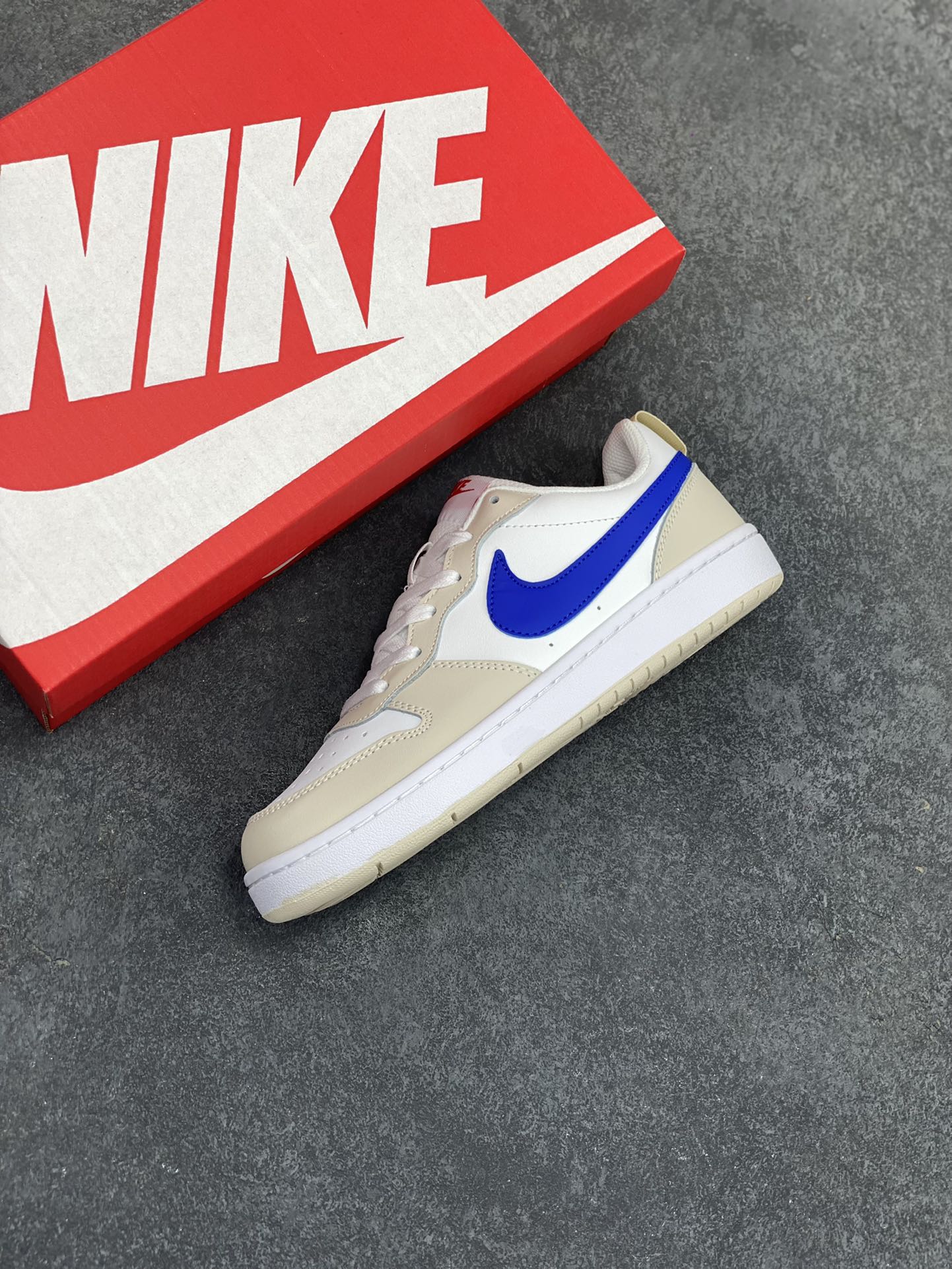 图片[7]-福利特价 Nike Court Borough Low 低帮百搭透气休闲运动板鞋男女鞋 经典耐用的设计，兼顾舒适脚感和出众风范，演绎匠心之作。结构性的支撑贴合感结合复古篮球设计，塑就场外全明星风范。 货号：HQ1189-141 尺码：36 36.5 37.5 38 38.5 39 40 40.5 41 42 42.5 43 44 45-选品中心